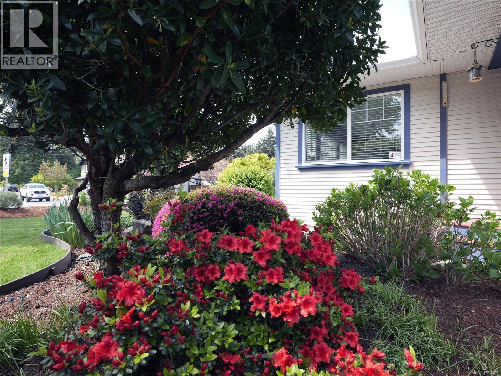 972 Walfred Rd - 38