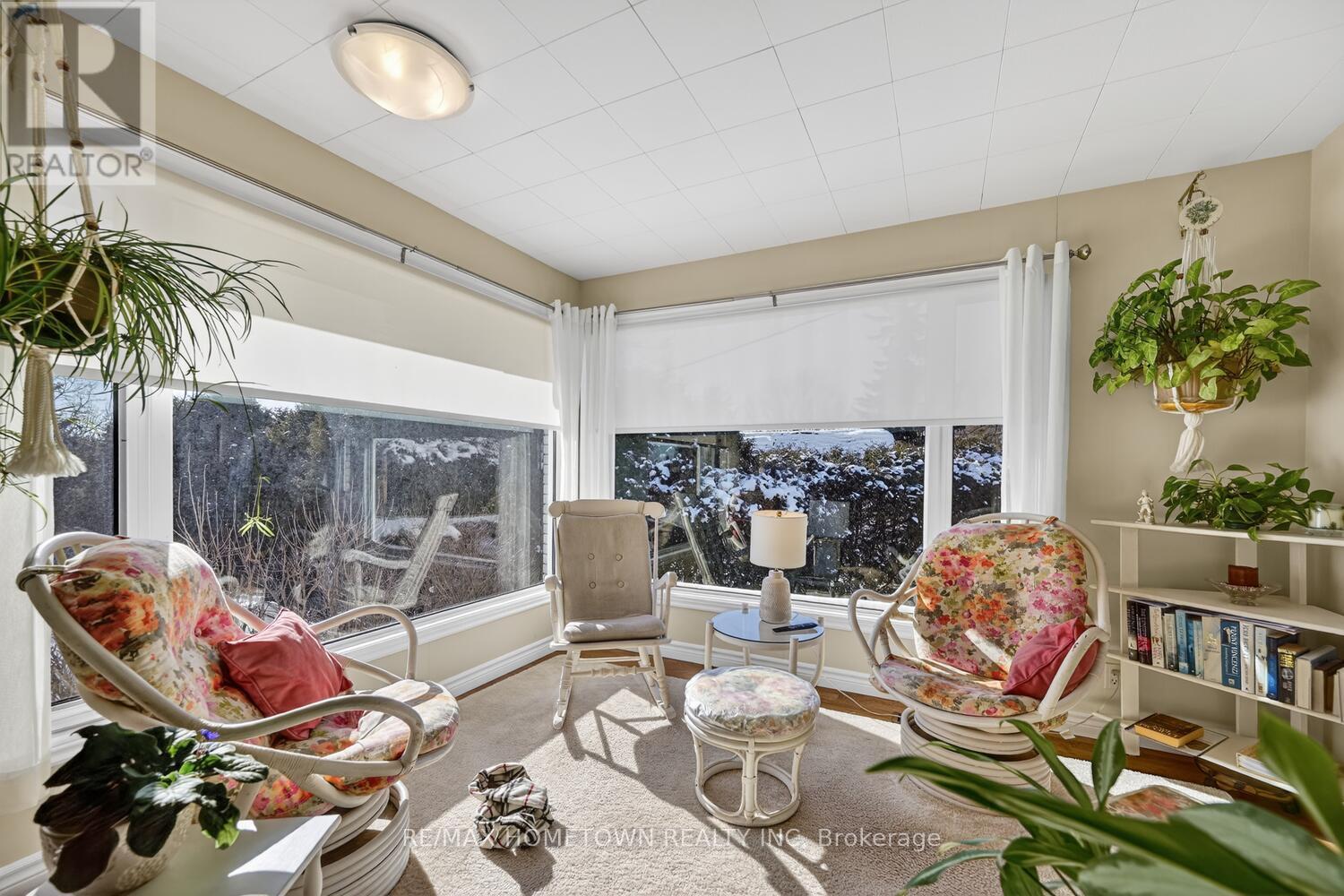 1 HARDY CRESCENT - 17