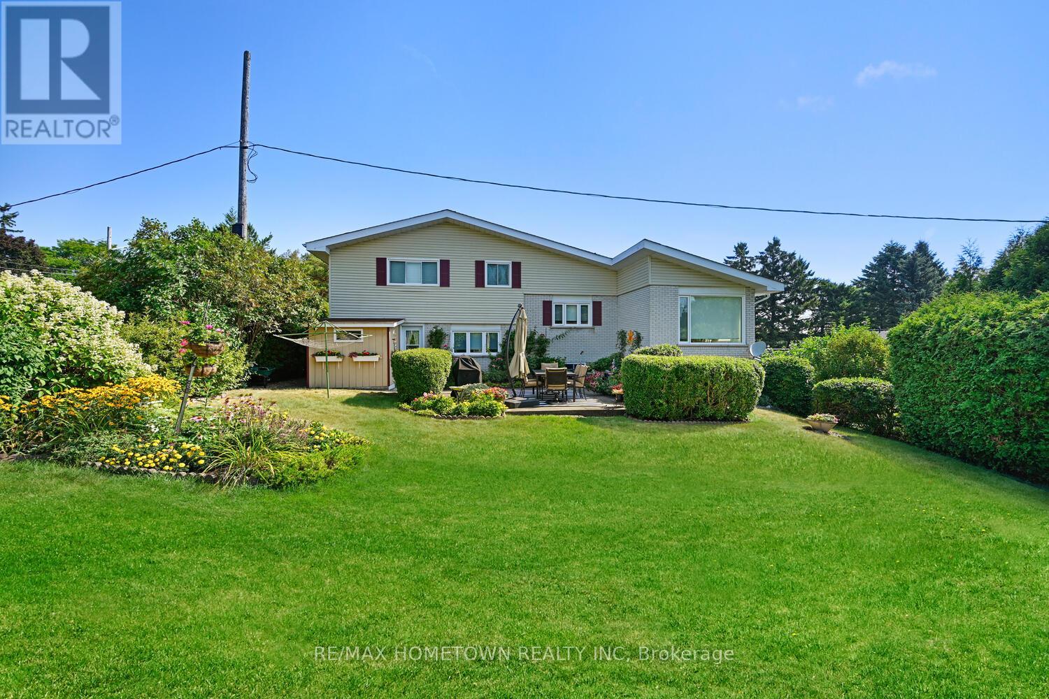 1 HARDY CRESCENT - 40