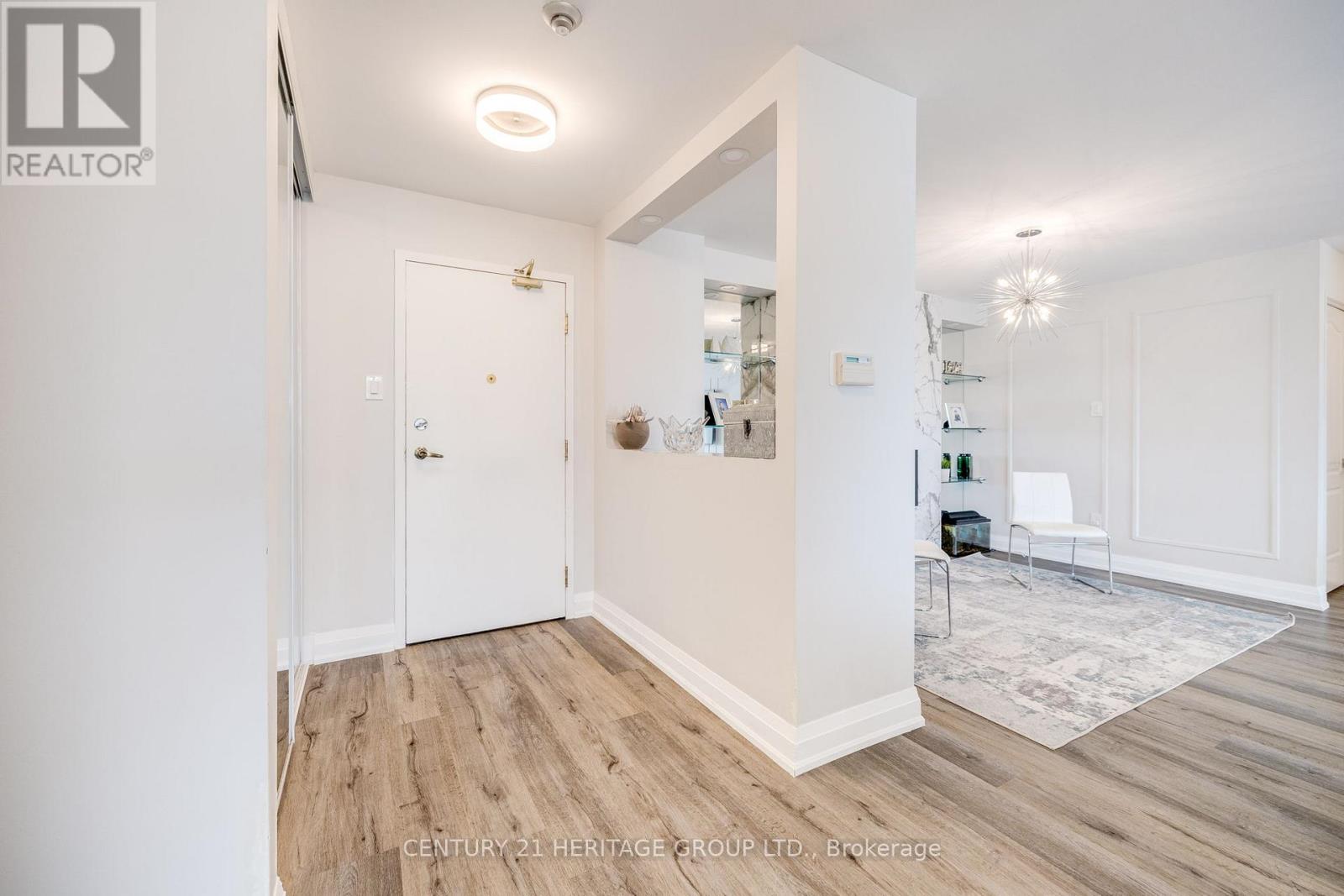 #707 7 TOWNSGATE DRIVE - 12
