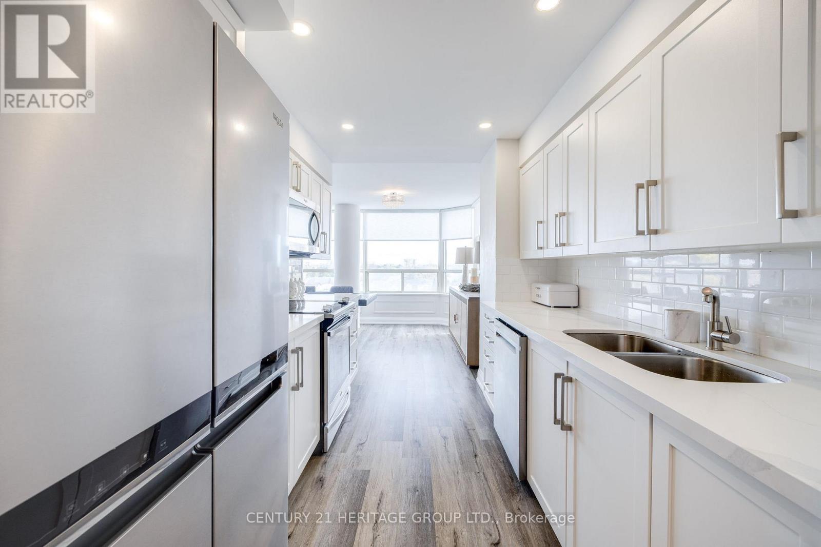 #707 7 TOWNSGATE DRIVE - 2