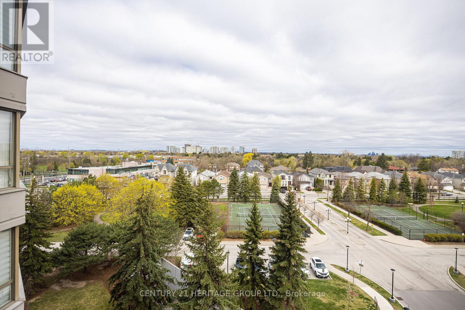 #707 7 TOWNSGATE DRIVE - 23