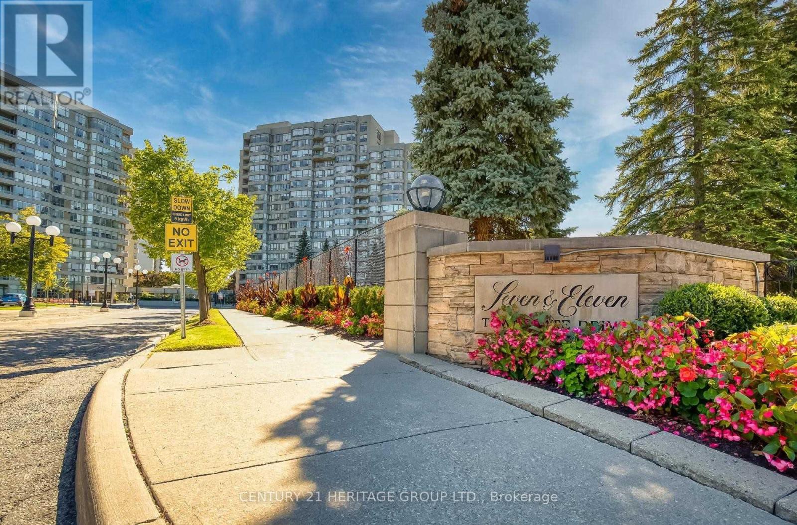 #707 7 TOWNSGATE DRIVE - 31