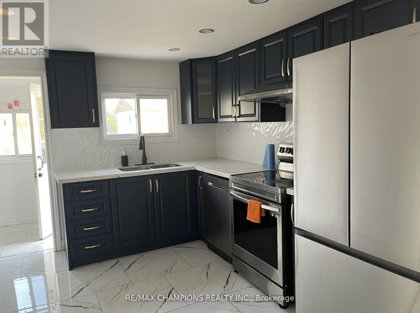 112 JOHN STREET - 8
