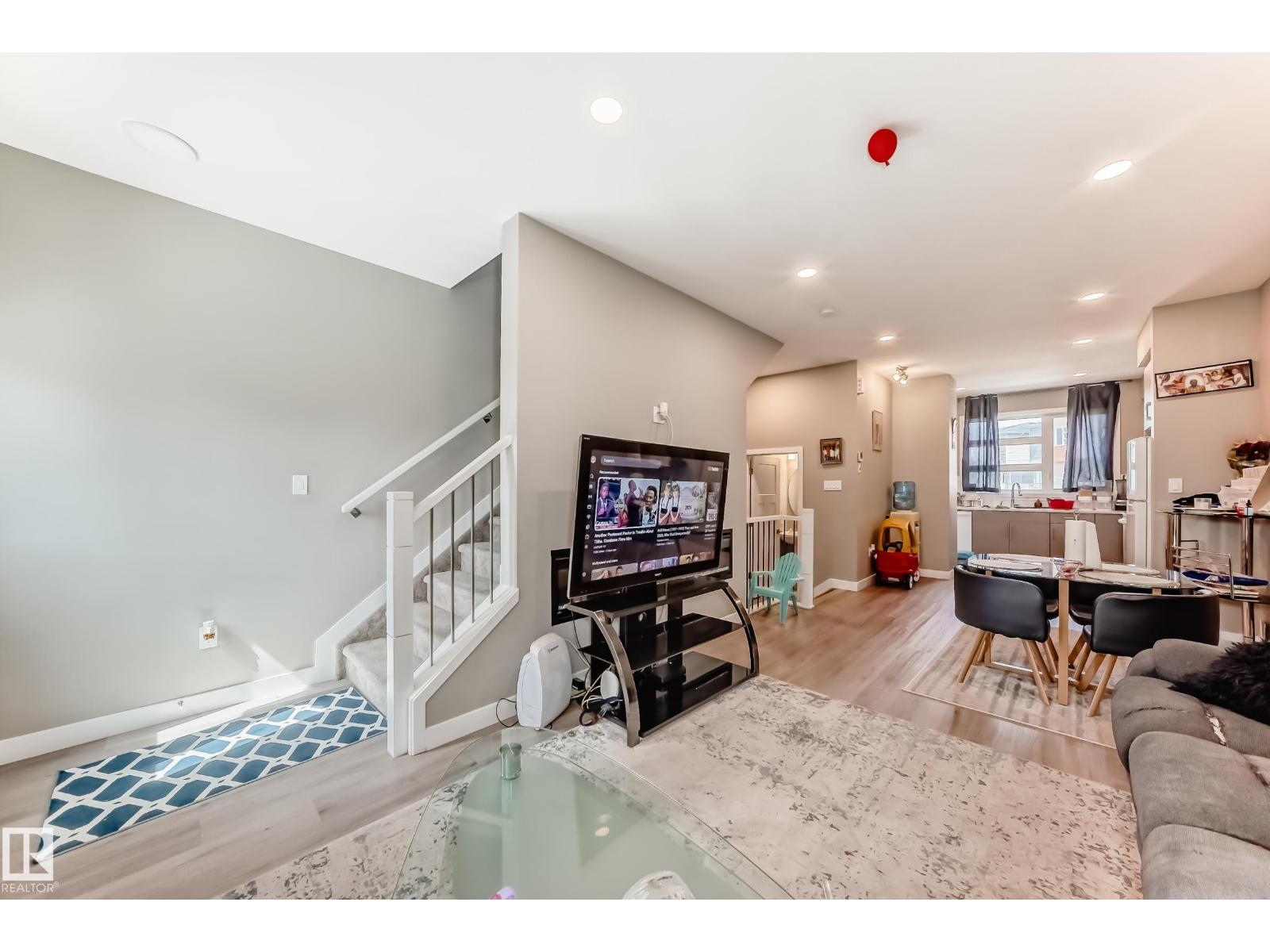 #92 17635 58 ST NW, Edmonton