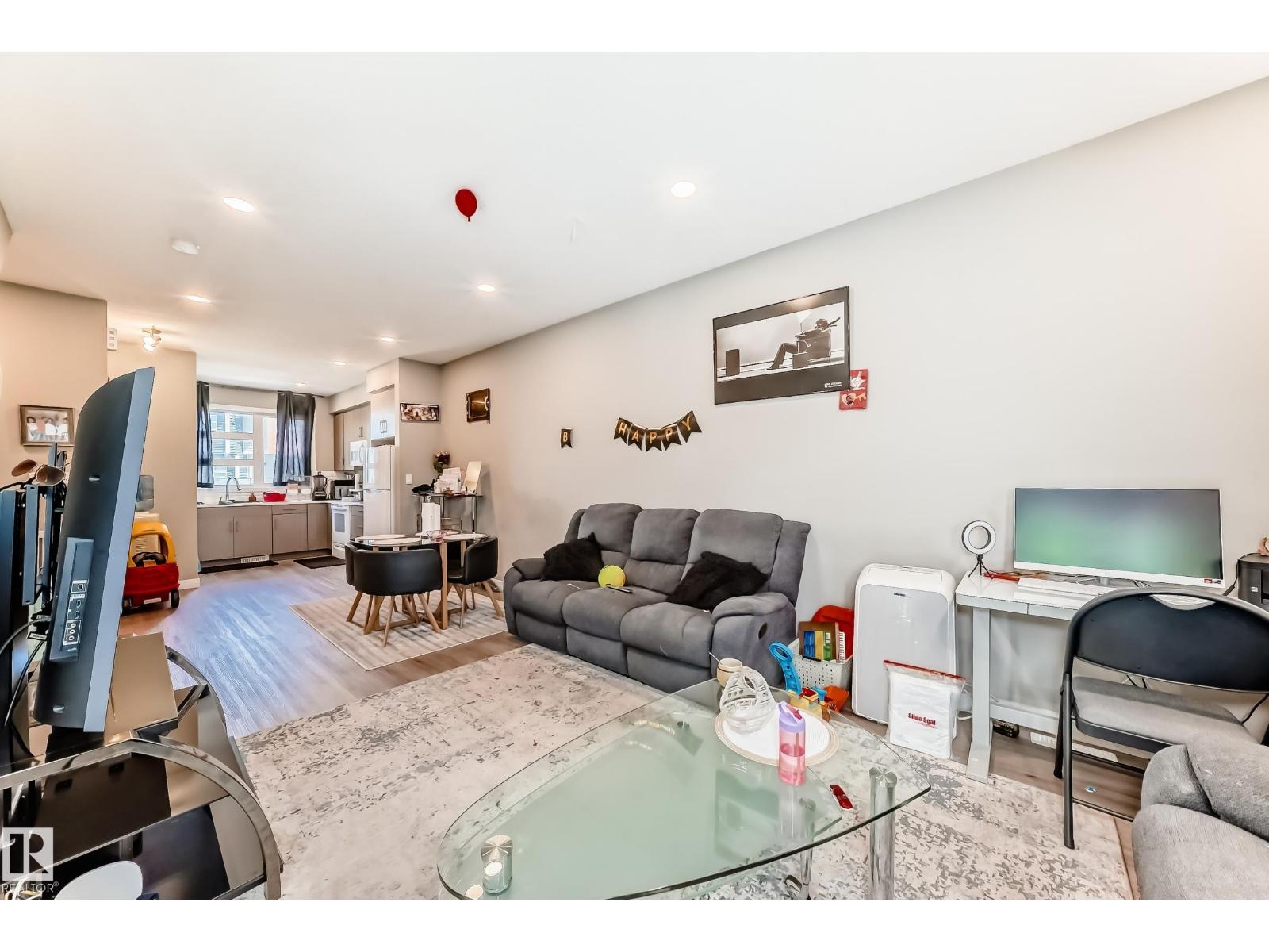 #92 17635 58 ST NW, Edmonton