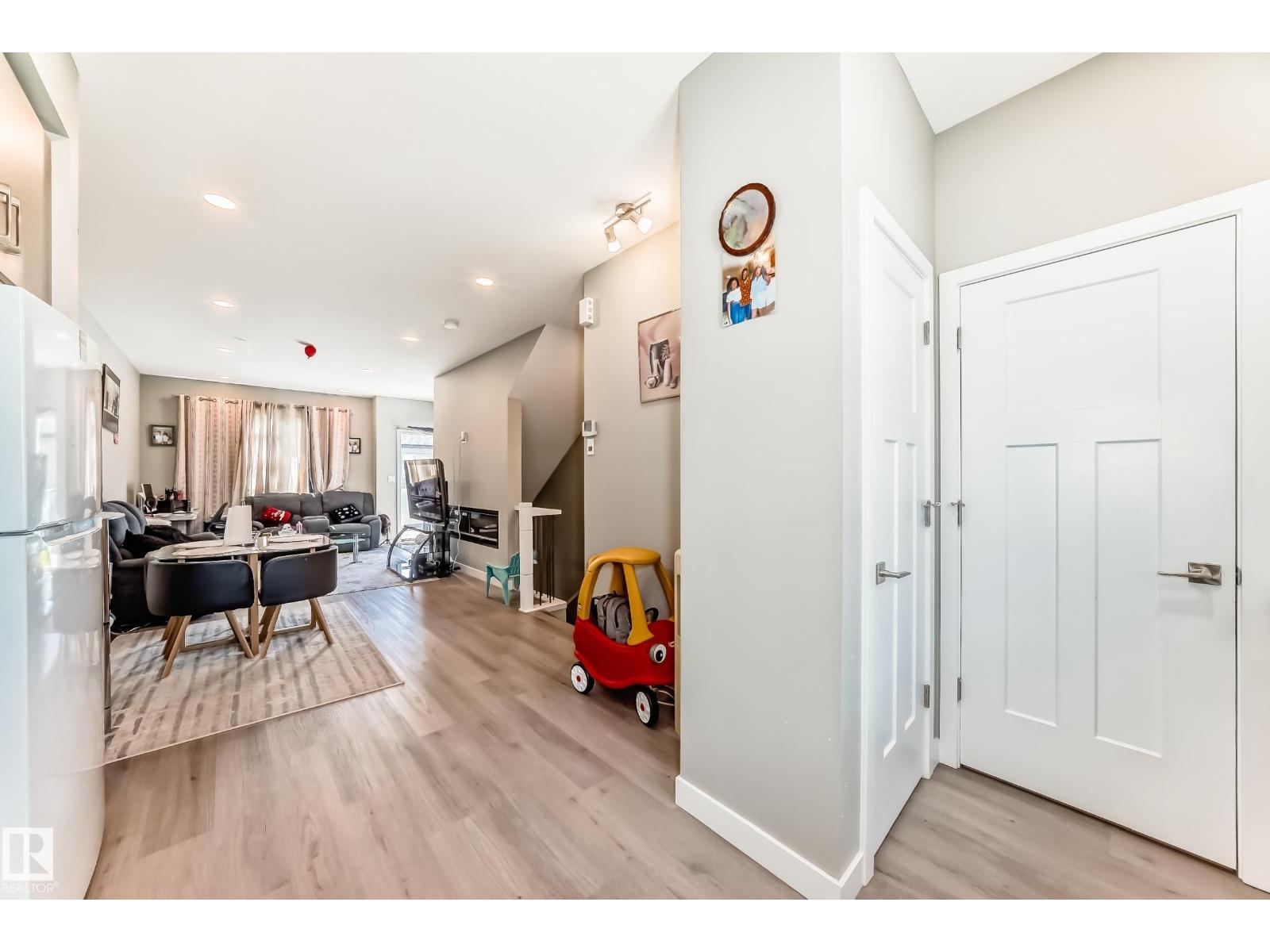 #92 17635 58 ST NW, Edmonton