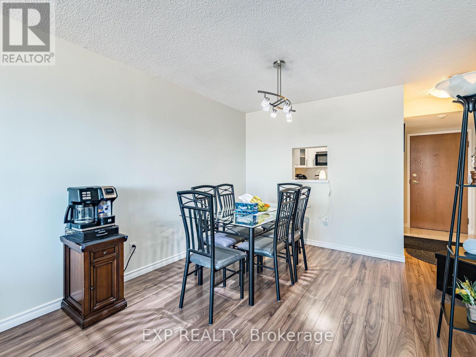 #907 25 AGNES STREET - 12