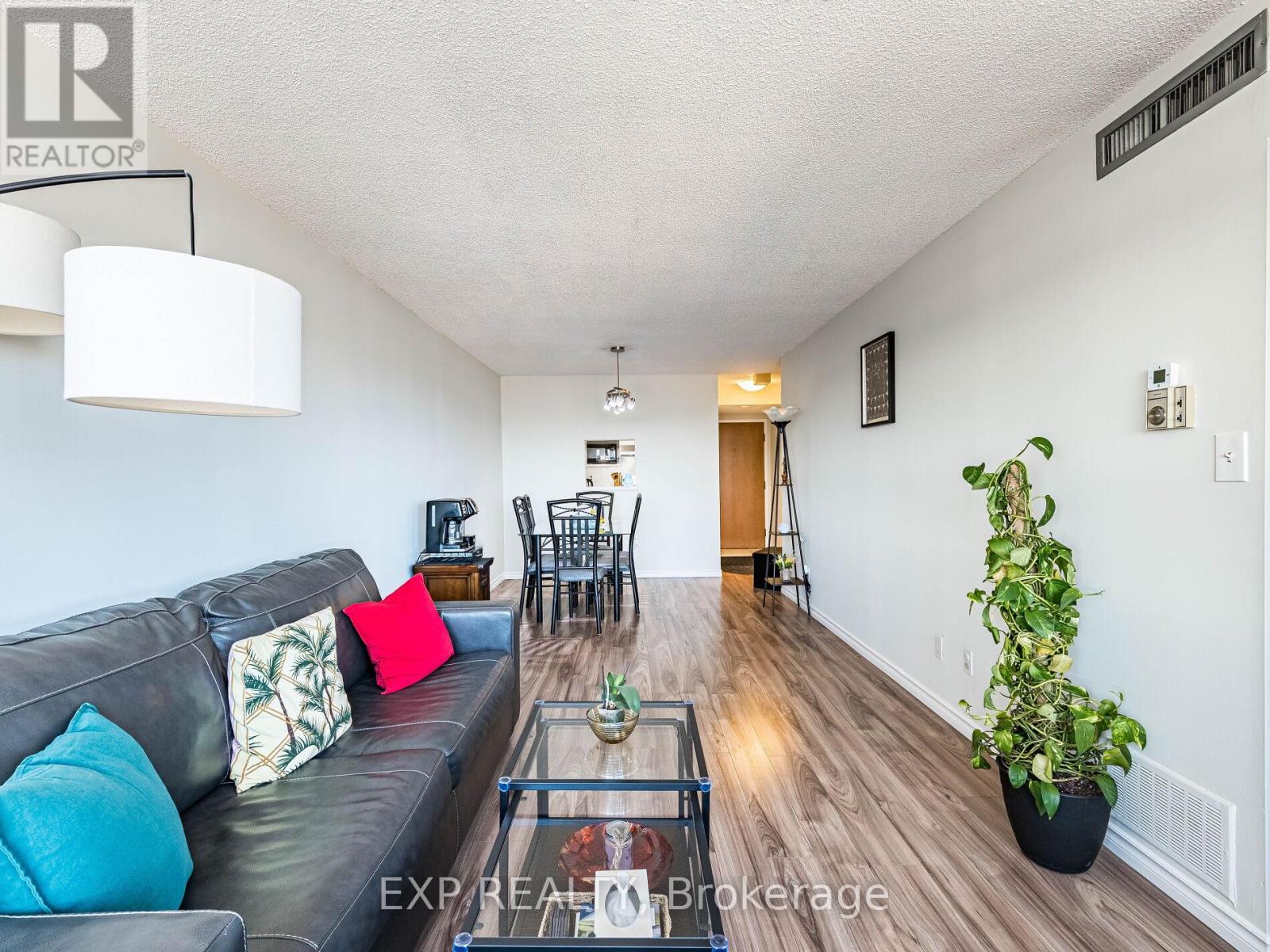 #907 25 AGNES STREET - 14