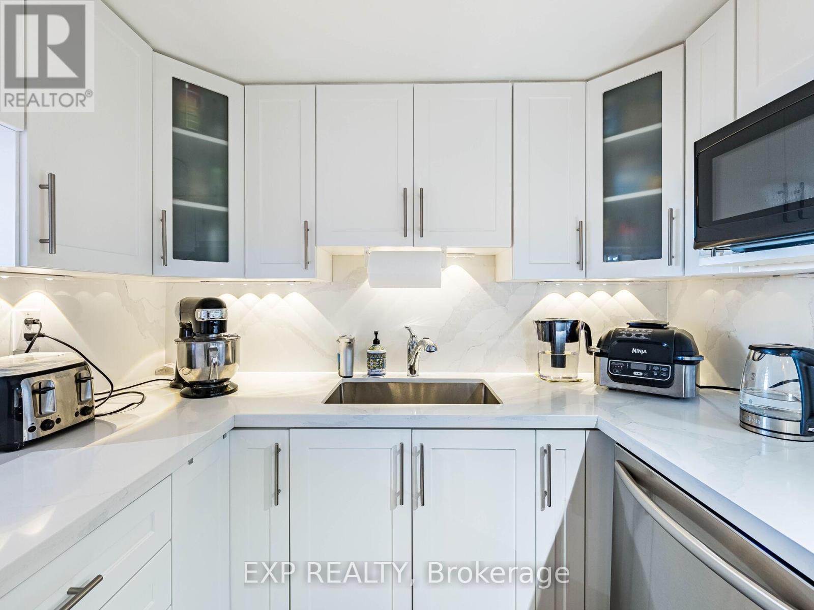 #907 25 AGNES STREET - 21