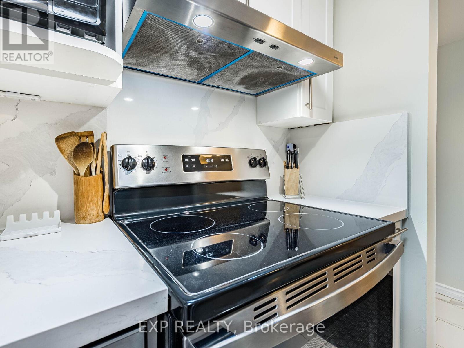 #907 25 AGNES STREET - 23