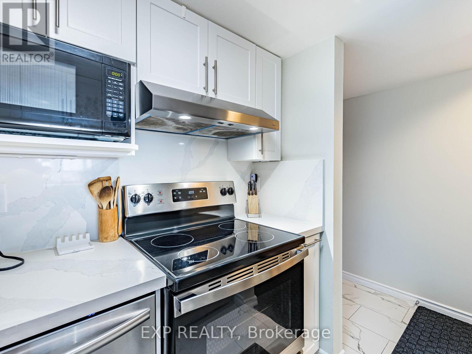 #907 25 AGNES STREET - 24