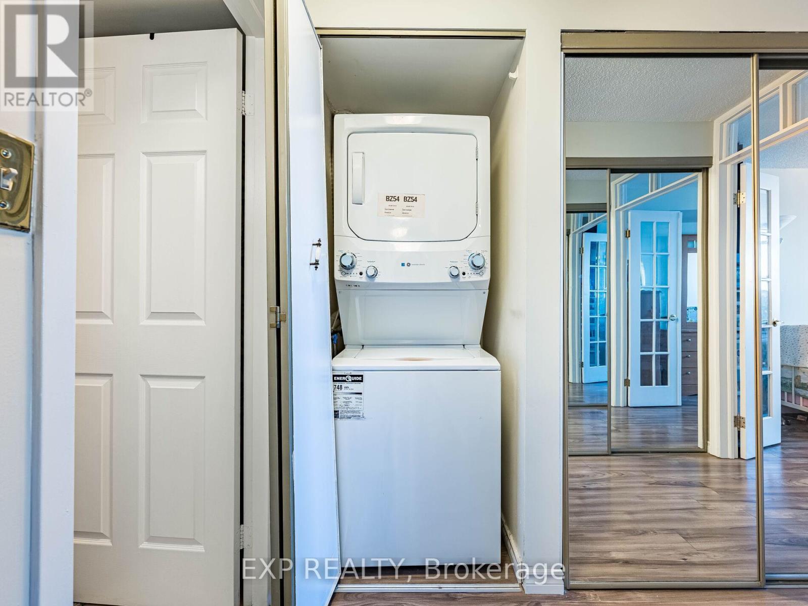 #907 25 AGNES STREET - 49