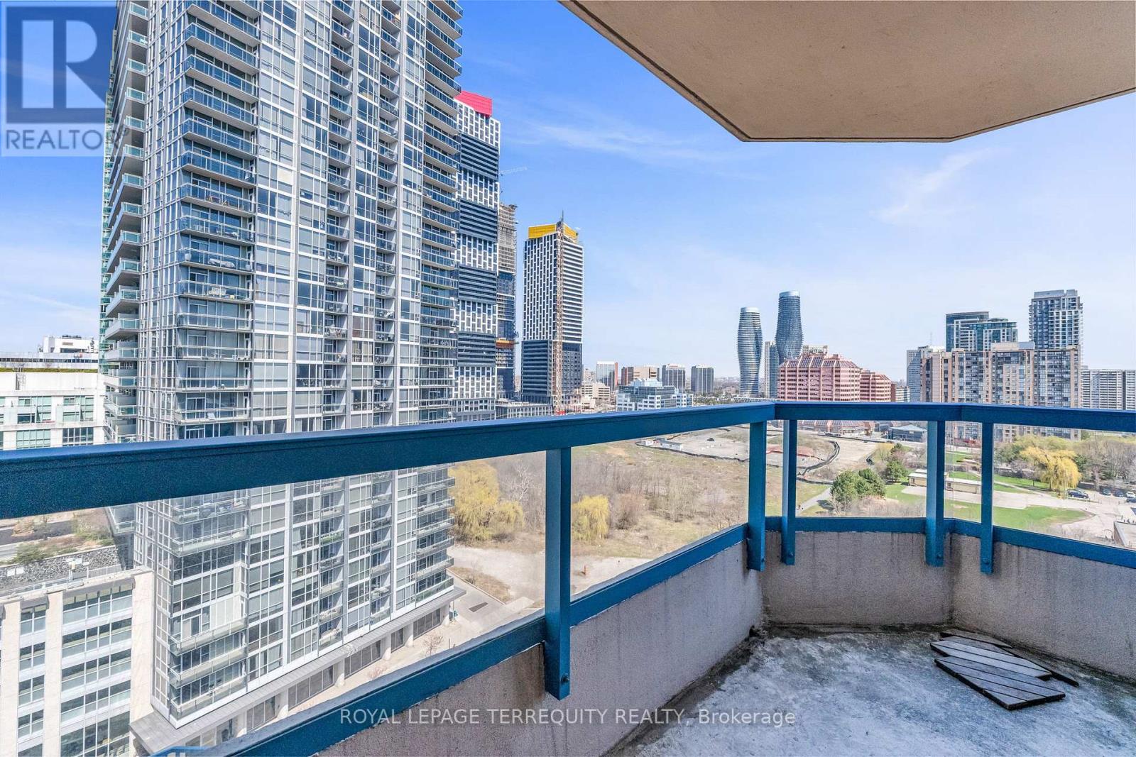 #1512 250 WEBB DRIVE - 29