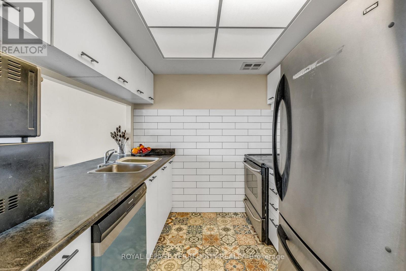 #1512 250 WEBB DRIVE - 5