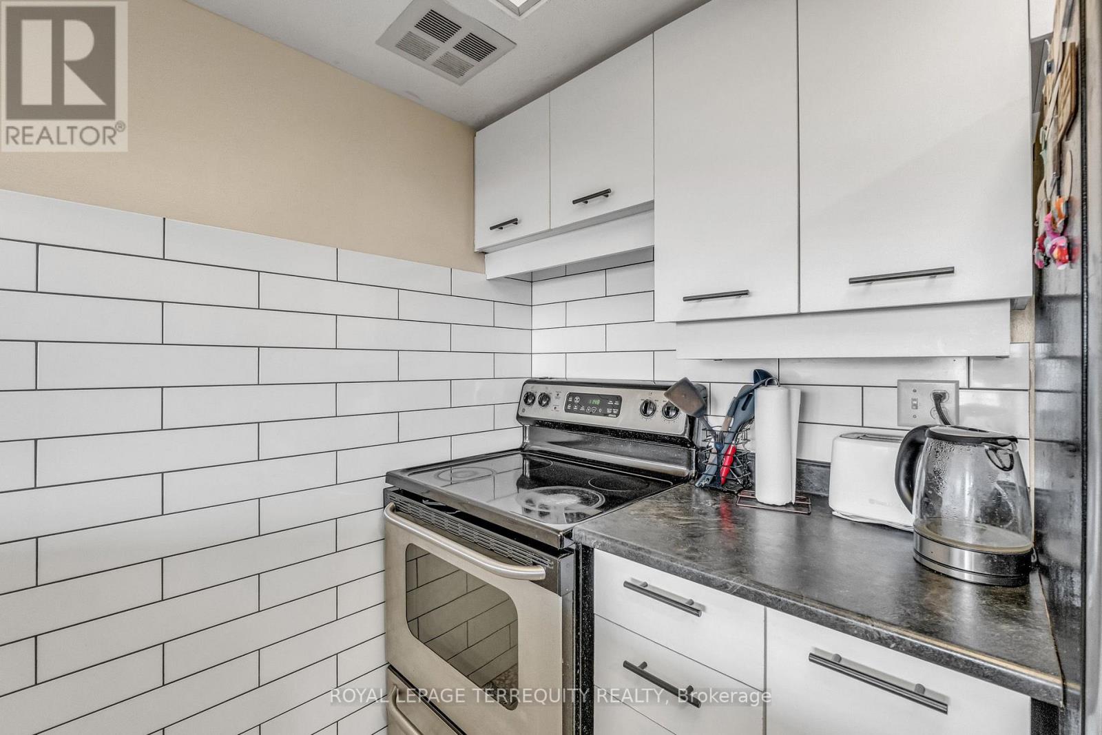 #1512 250 WEBB DRIVE - 6
