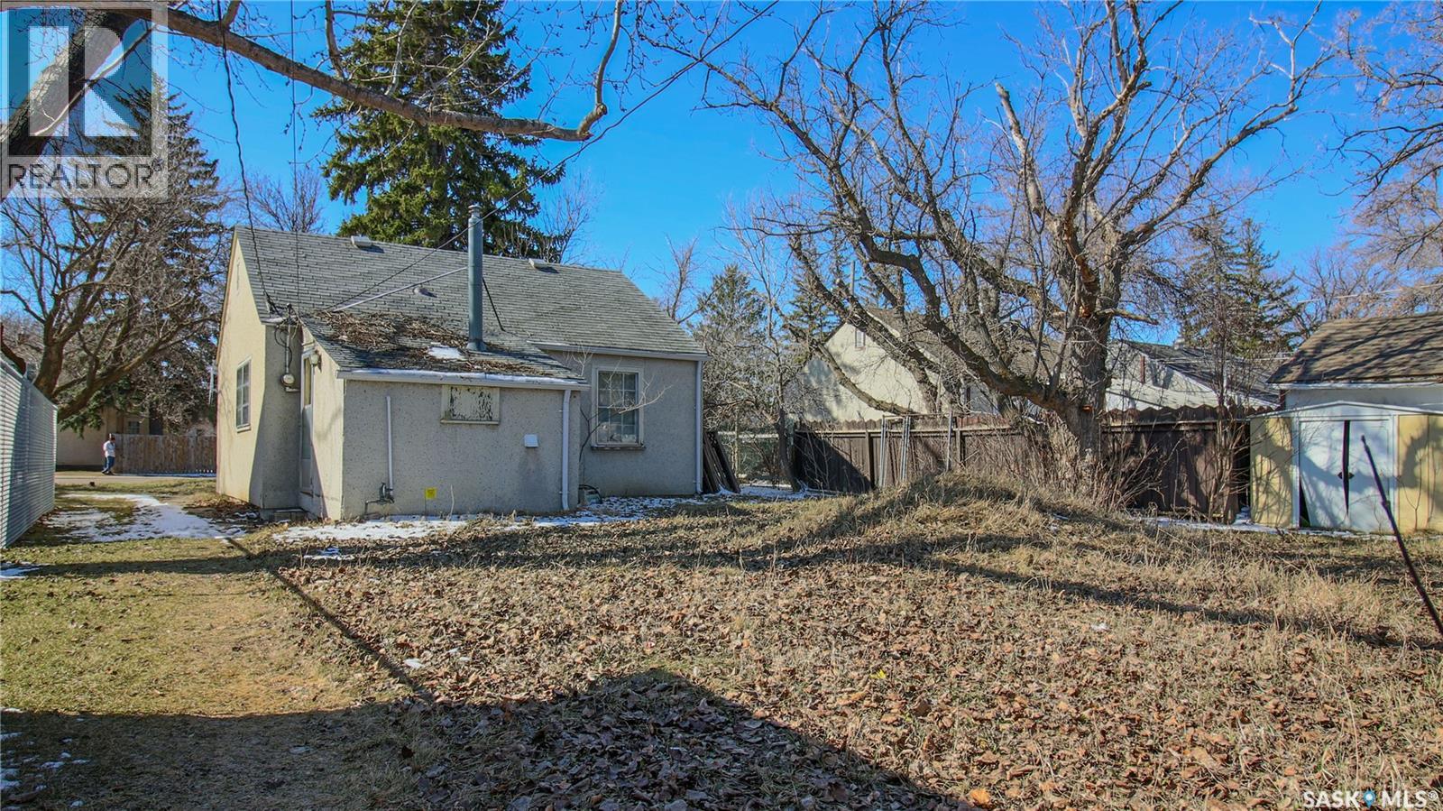 20 CECIL CRESCENT - 16