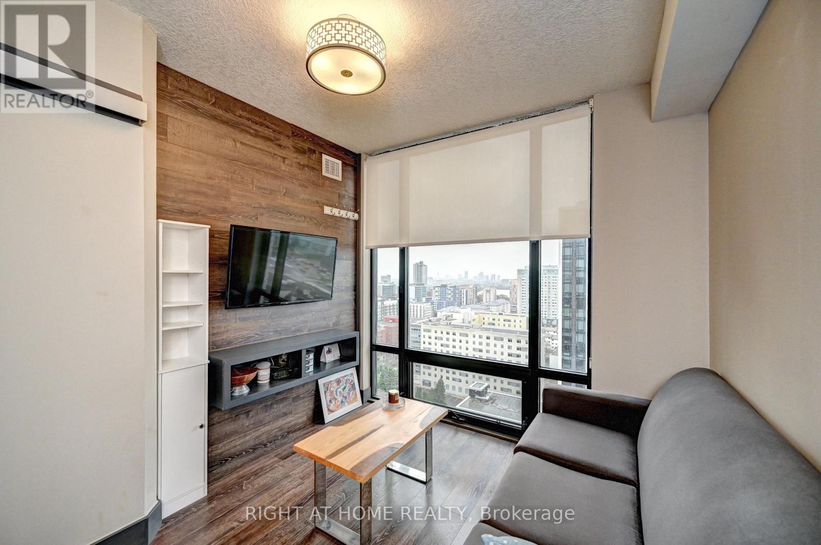 #N2207 330 PHILLIP STREET - 13