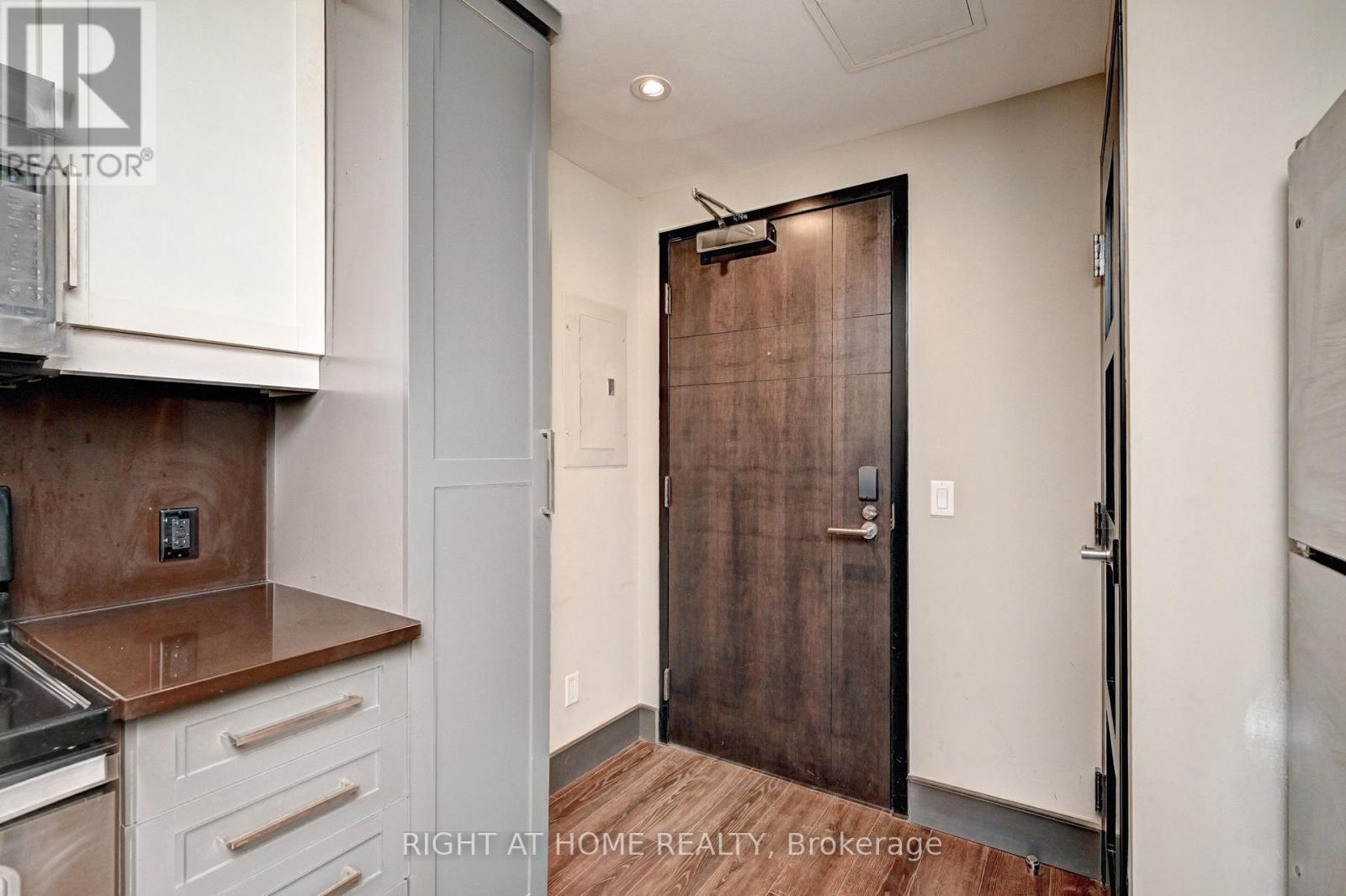 #N2207 330 PHILLIP STREET - 4