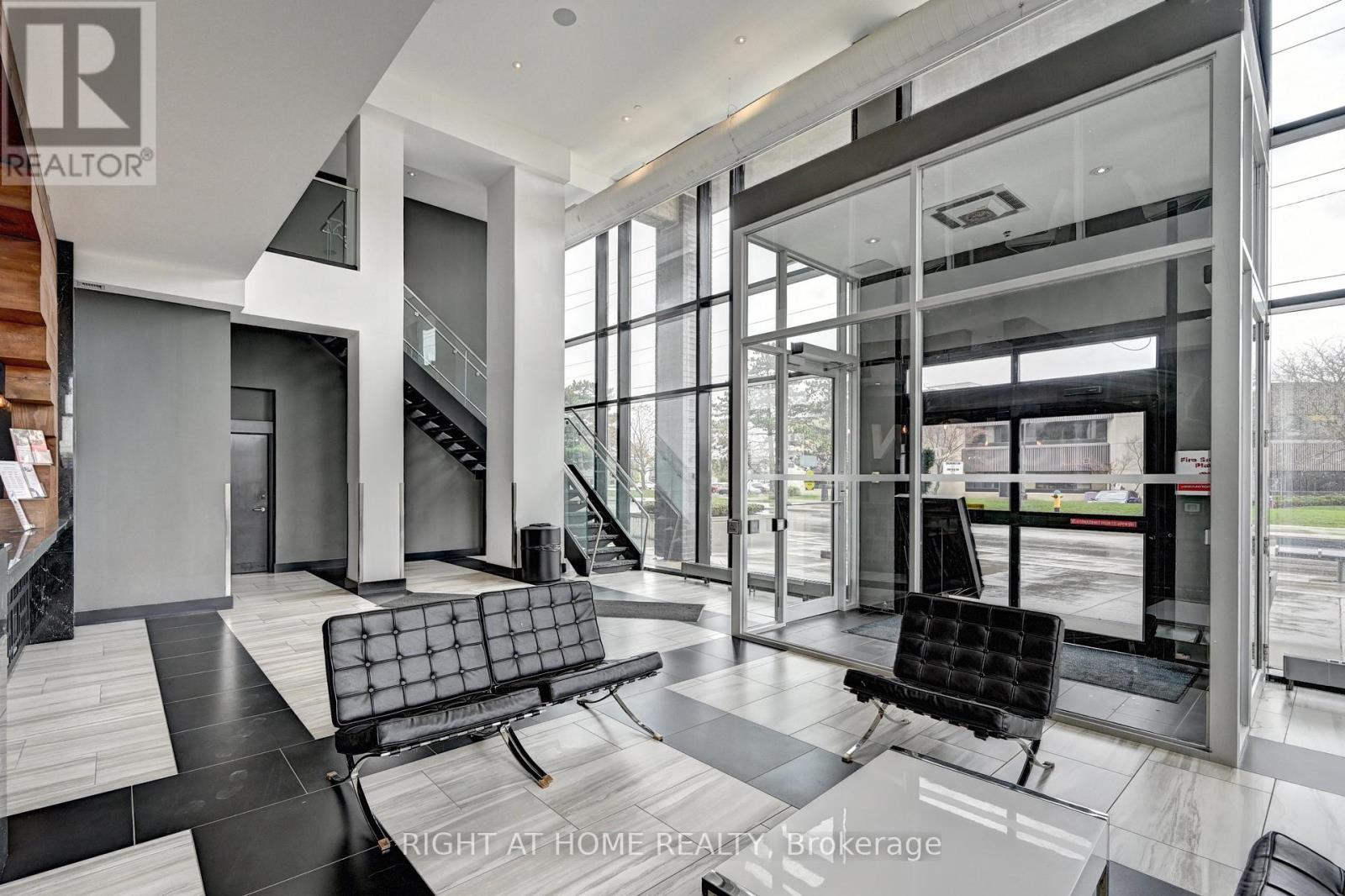 #N2207 330 PHILLIP STREET - 5