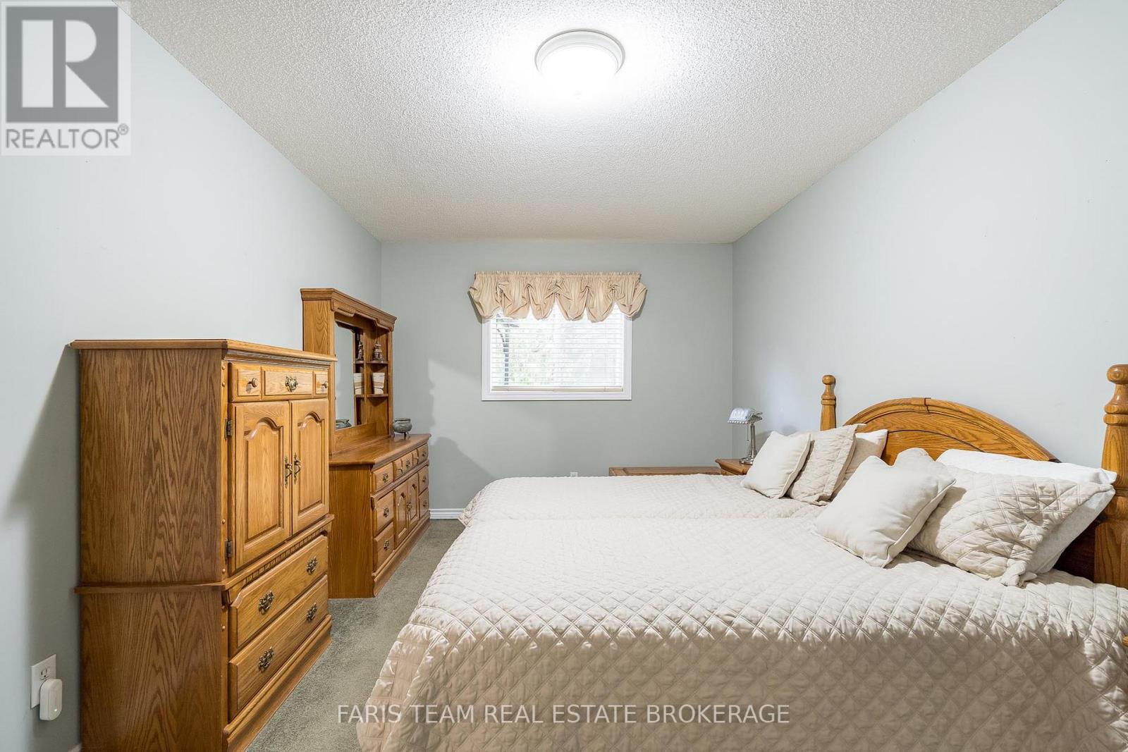 46 GREENWOOD AVENUE - 16