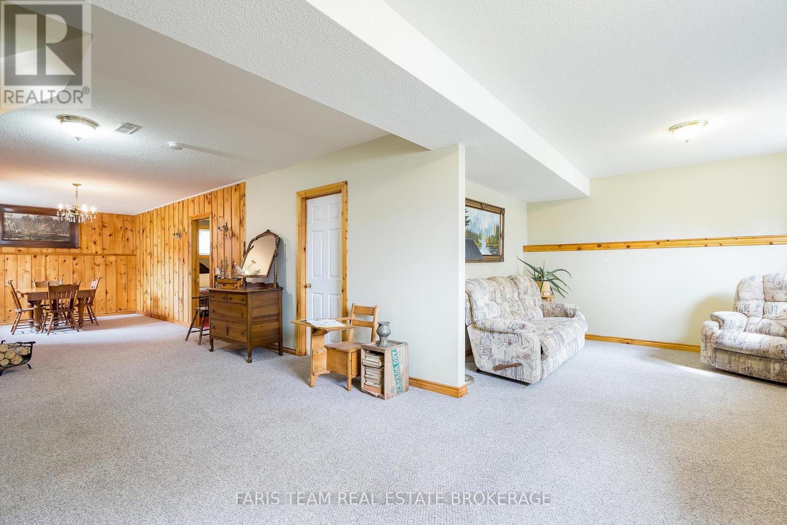 46 GREENWOOD AVENUE - 24