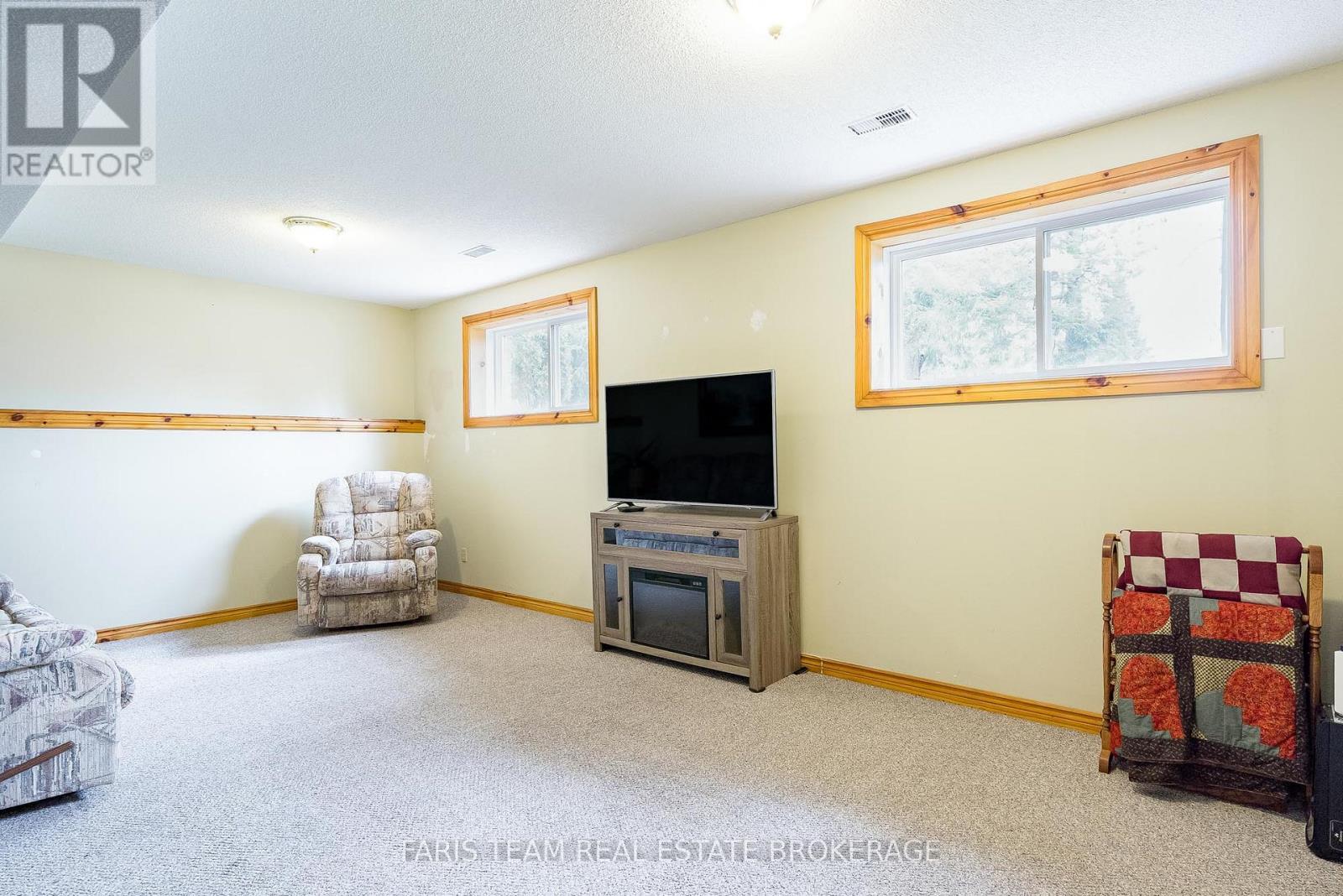 46 GREENWOOD AVENUE - 25
