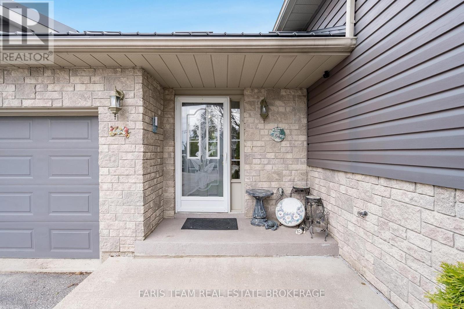 46 GREENWOOD AVENUE - 3