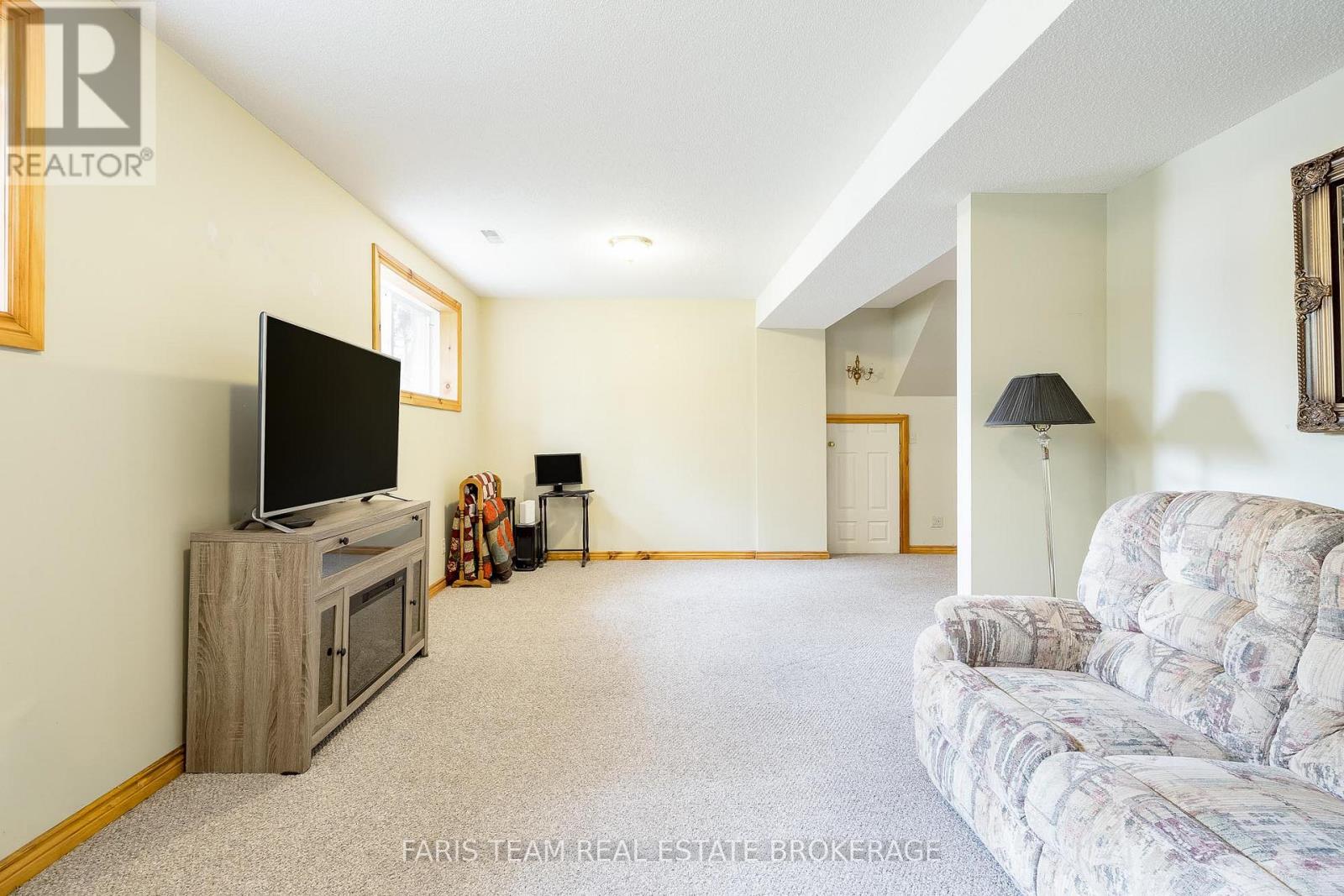 46 GREENWOOD AVENUE - 27