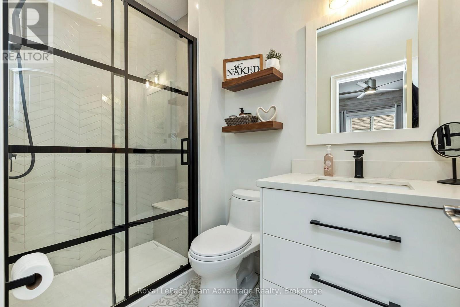 8 AVERY COURT - 16