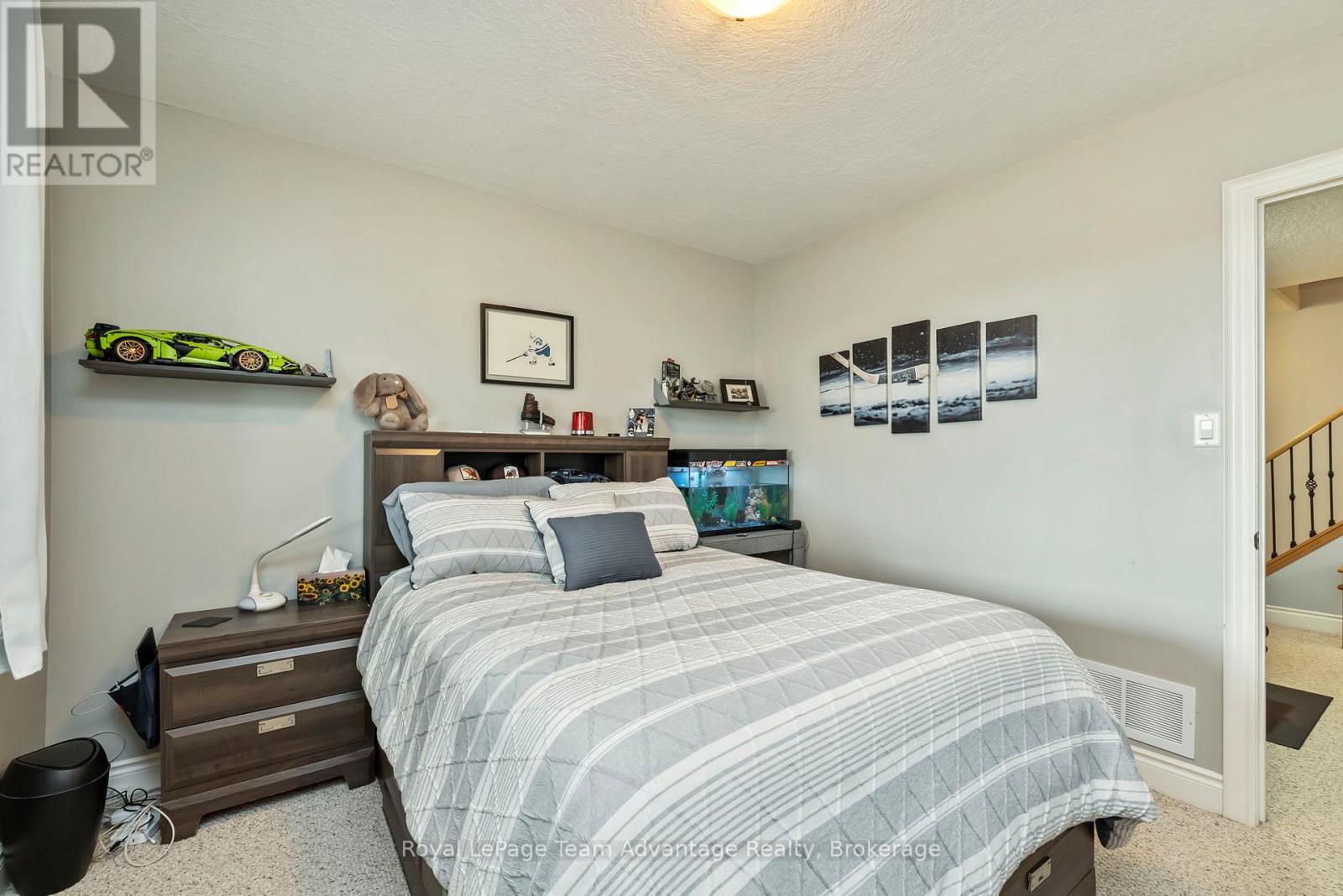 8 AVERY COURT - 25