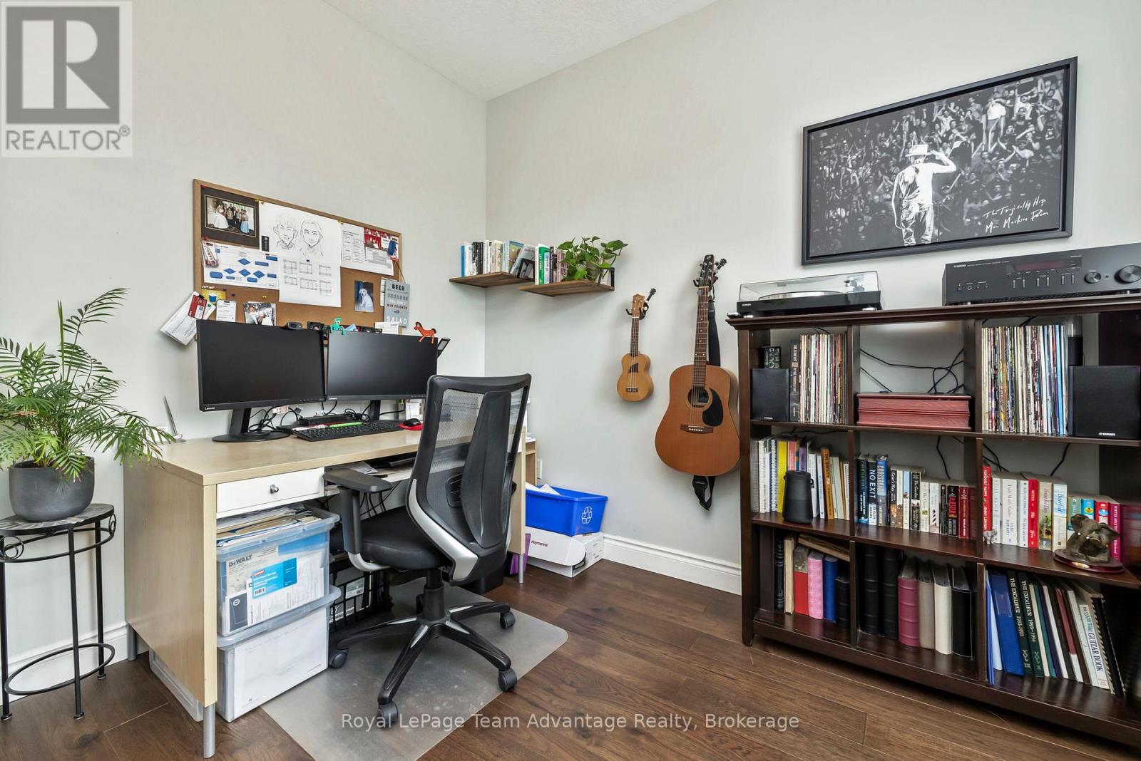 8 AVERY COURT - 19