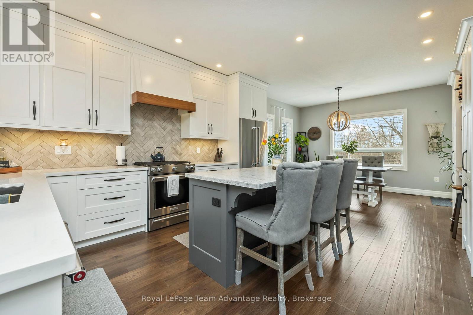 8 AVERY COURT - 7