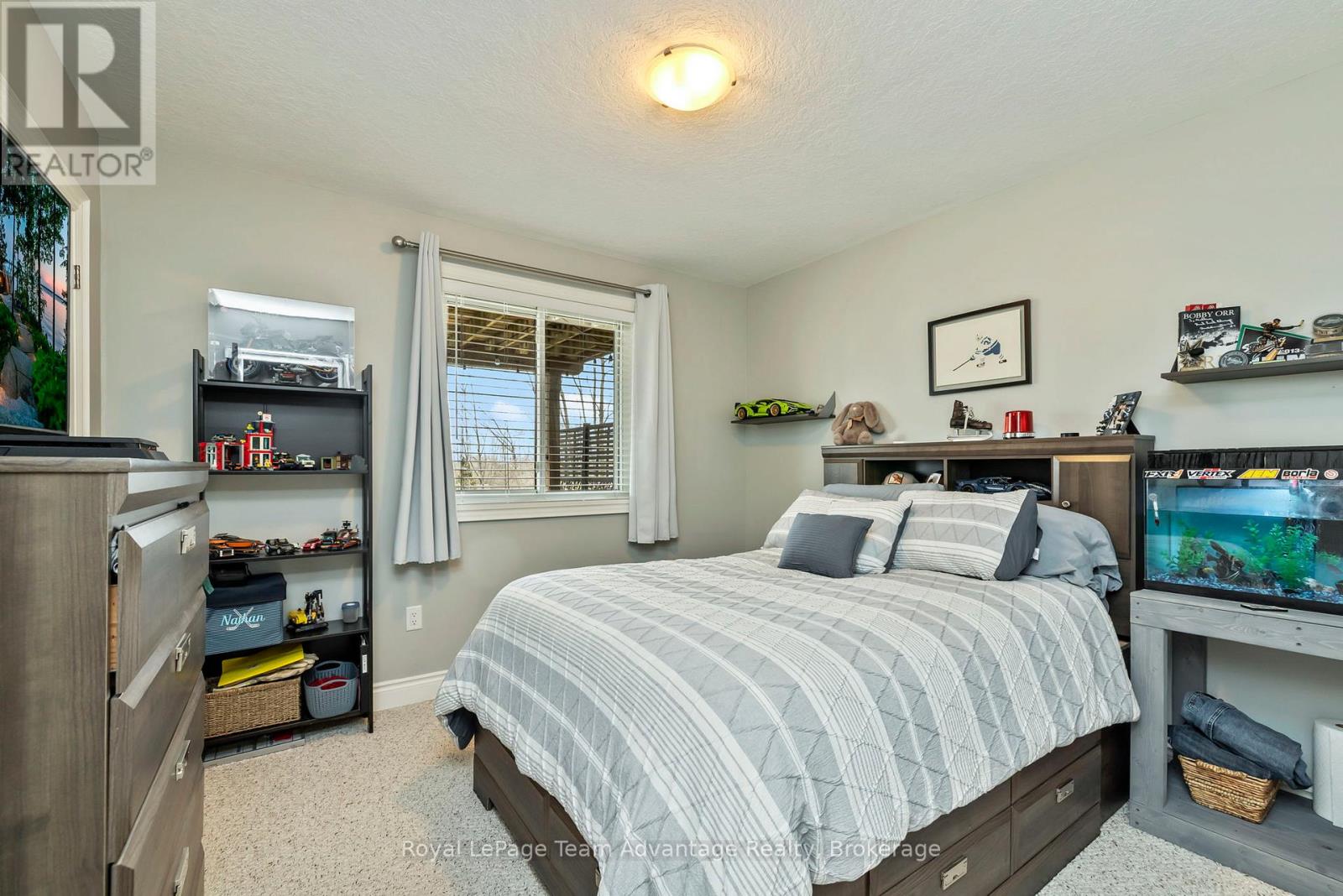 8 AVERY COURT - 24