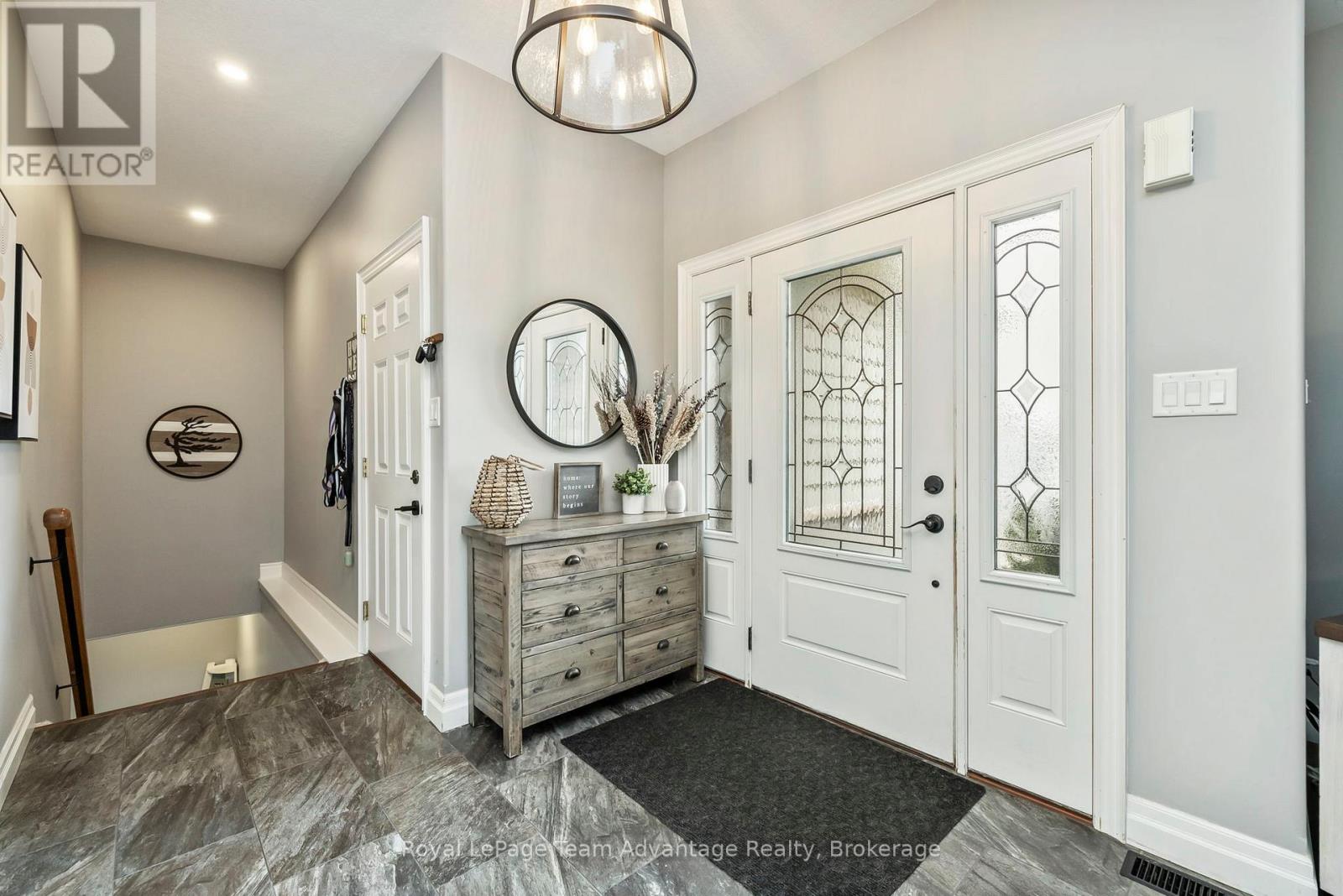 8 AVERY COURT - 4
