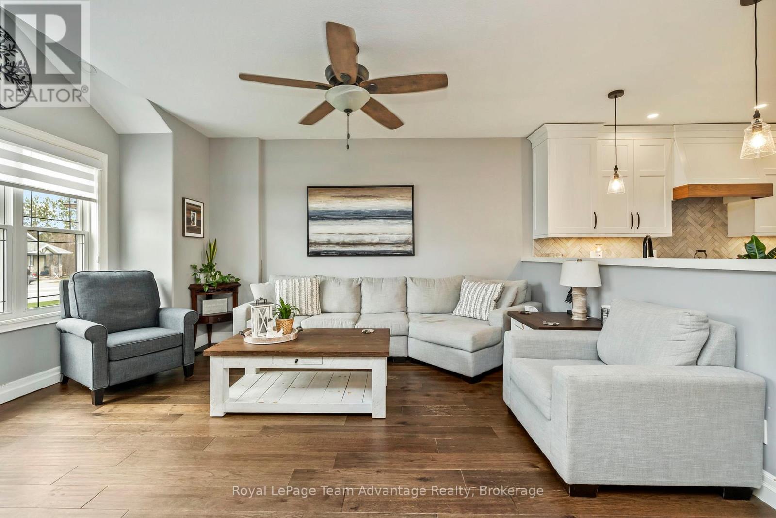 8 AVERY COURT - 6