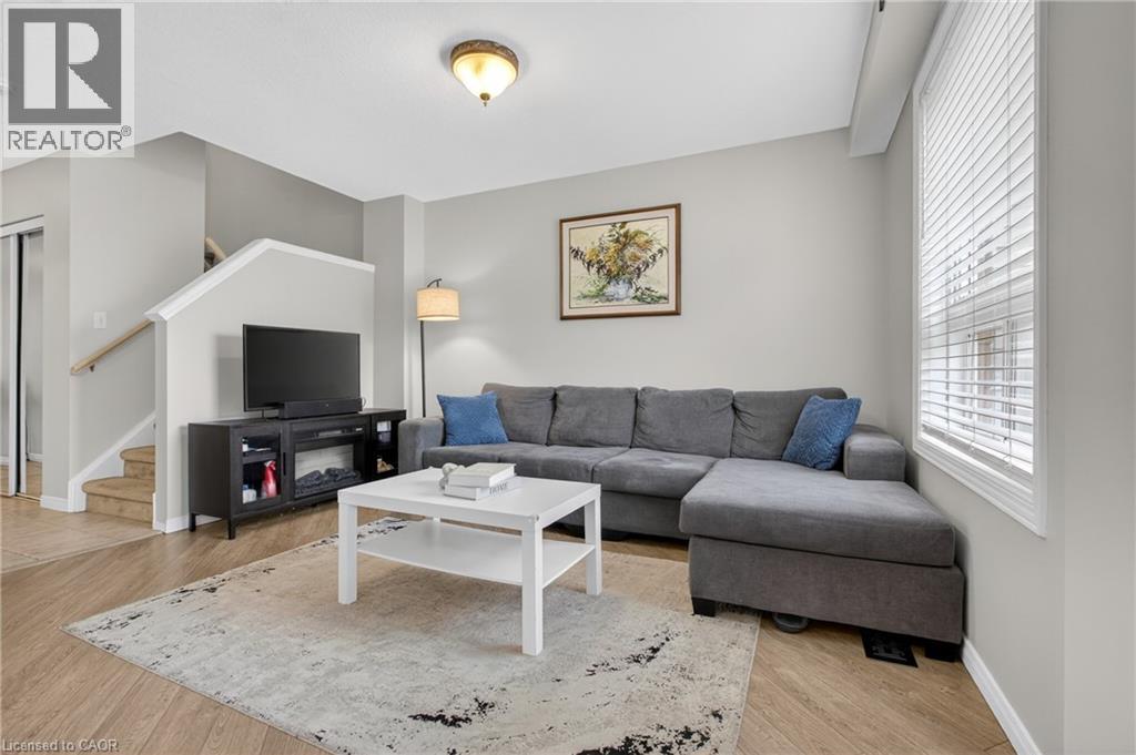 12 FERNCLIFFE Street - 11