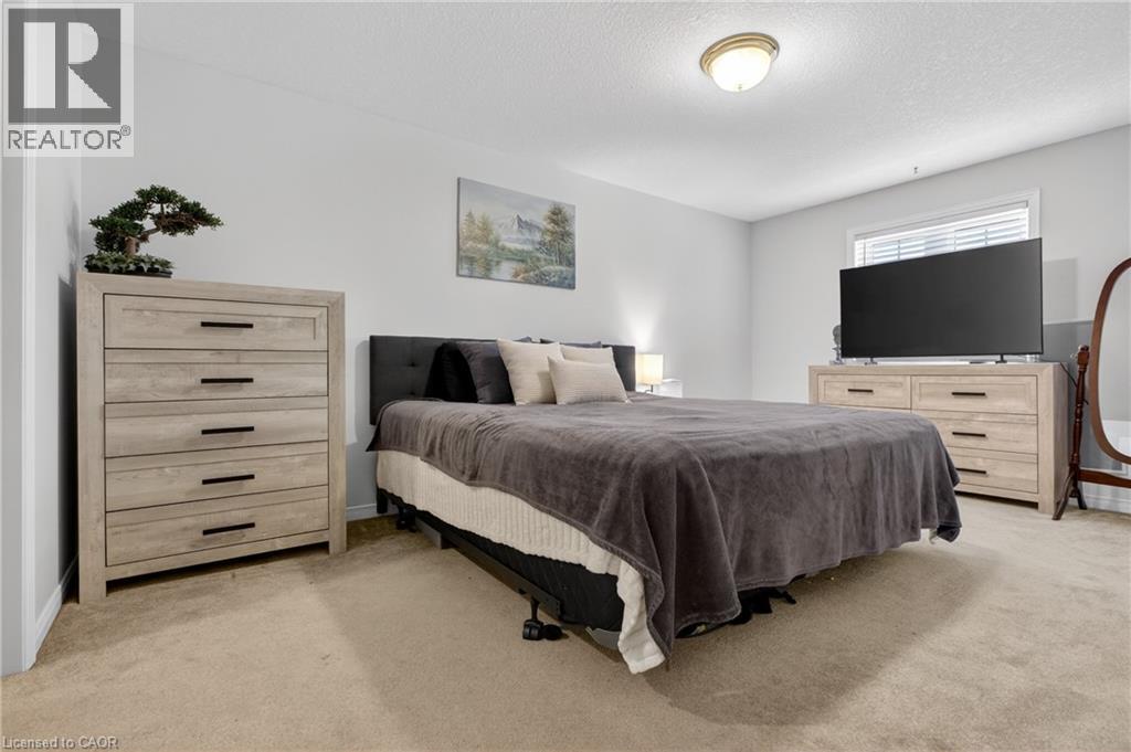 12 FERNCLIFFE Street - 25
