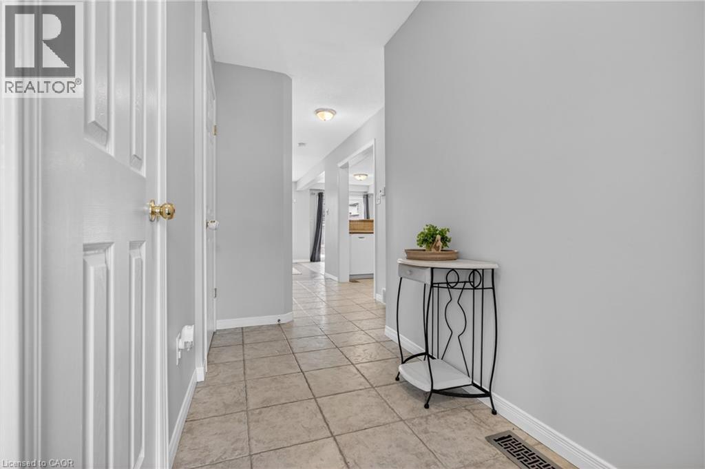 12 FERNCLIFFE Street - 5