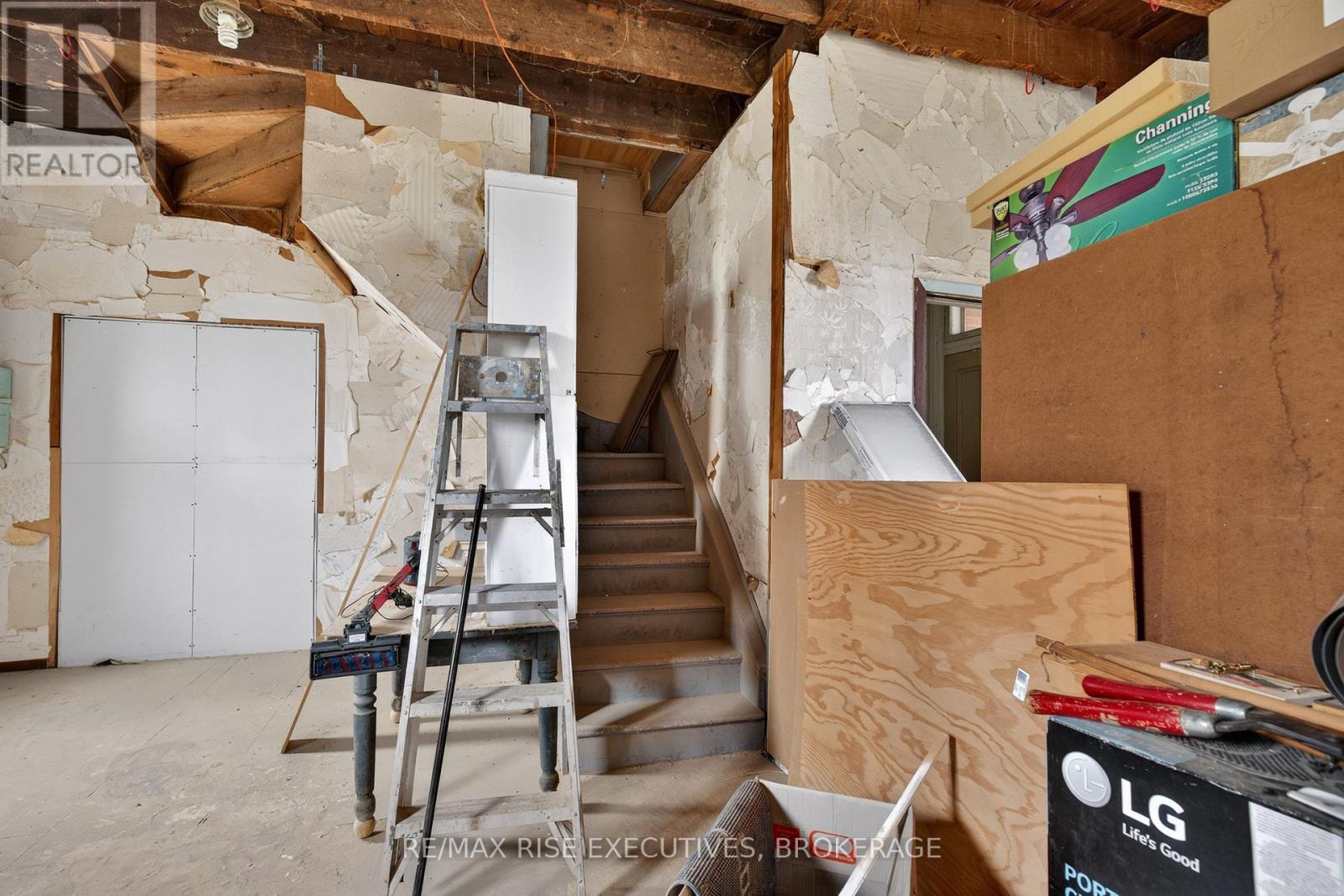 147 ST GEORGE STREET - 27