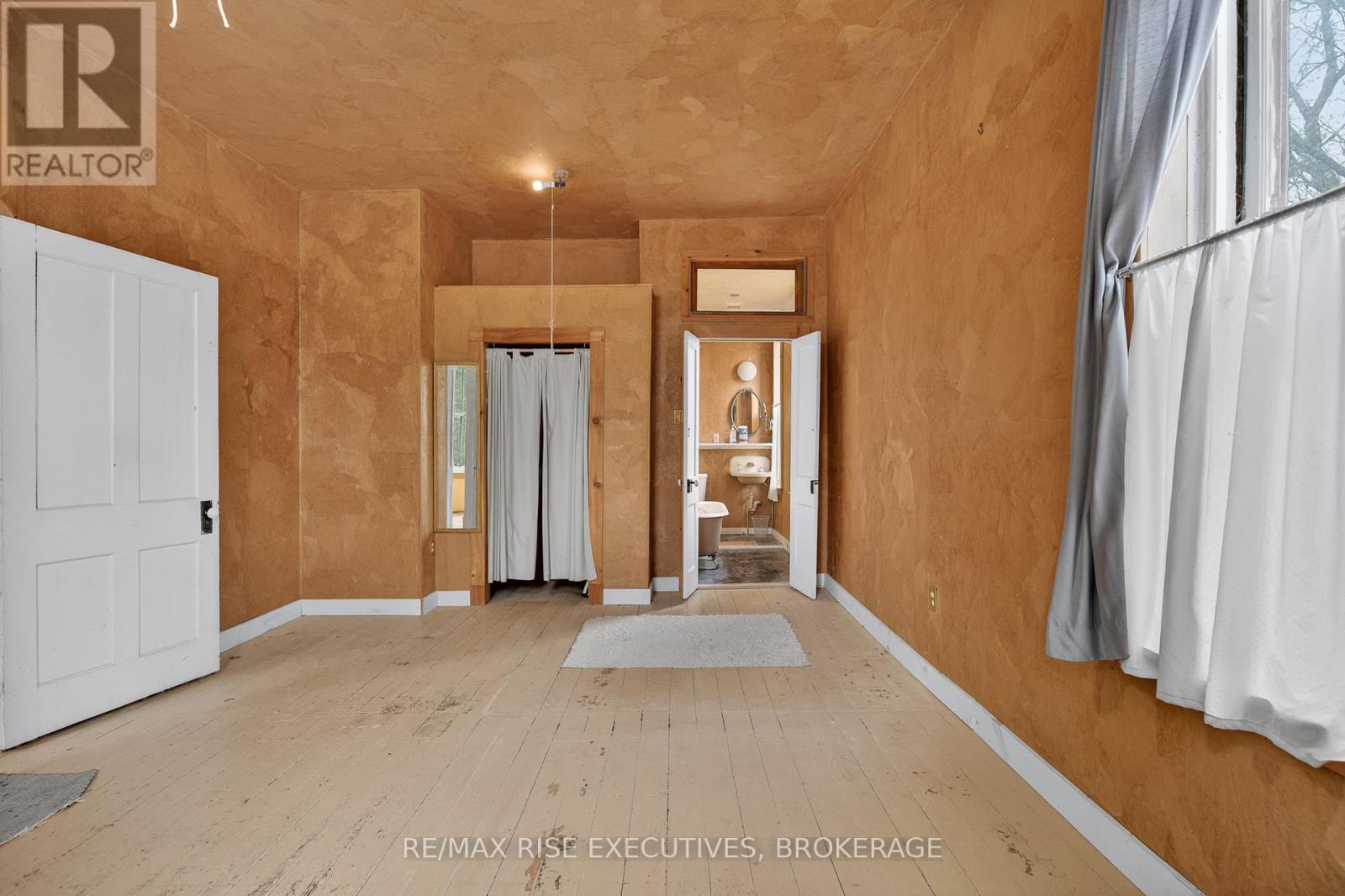 147 ST GEORGE STREET - 34