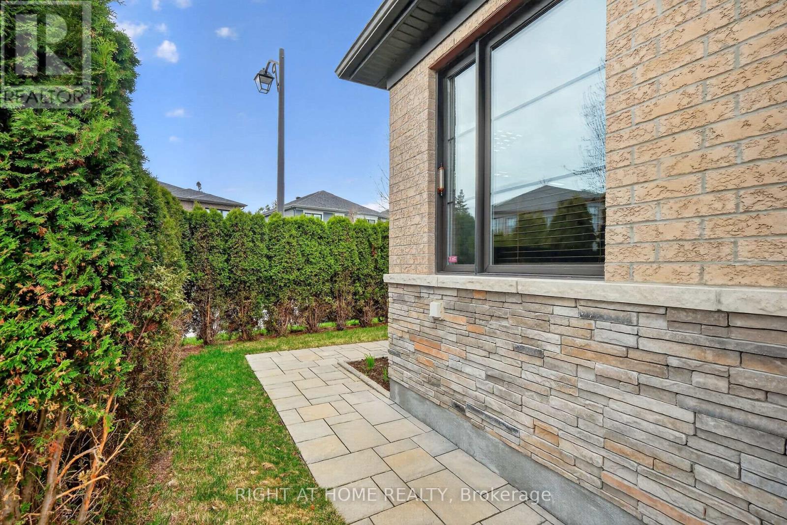 44 HAWKS LANDING CRESCENT - 2