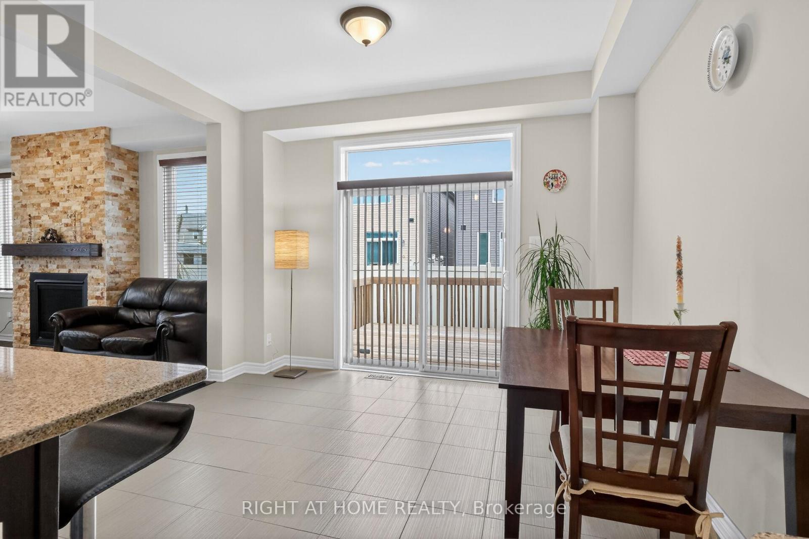 44 HAWKS LANDING CRESCENT - 20