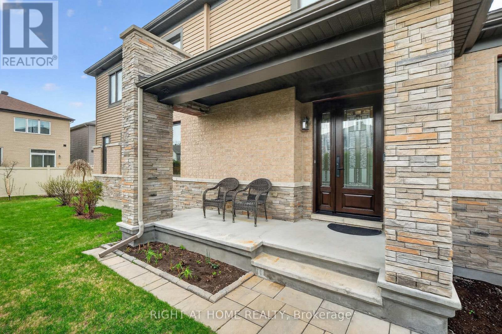44 HAWKS LANDING CRESCENT - 3
