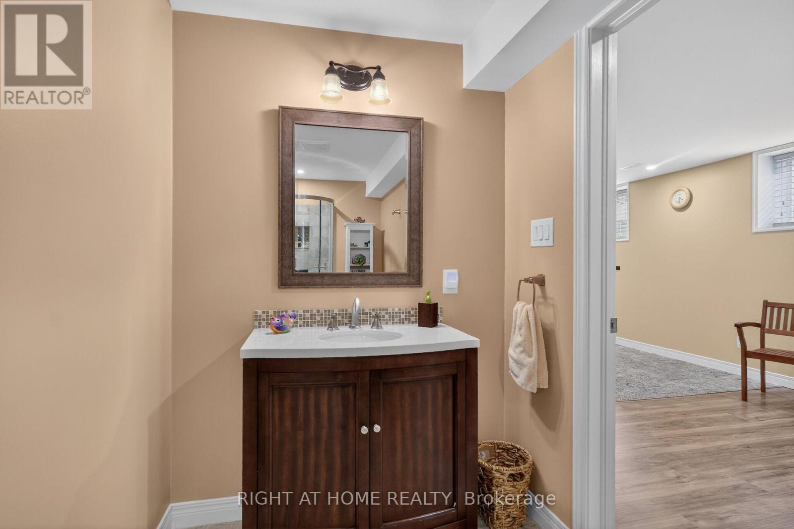 44 HAWKS LANDING CRESCENT - 43