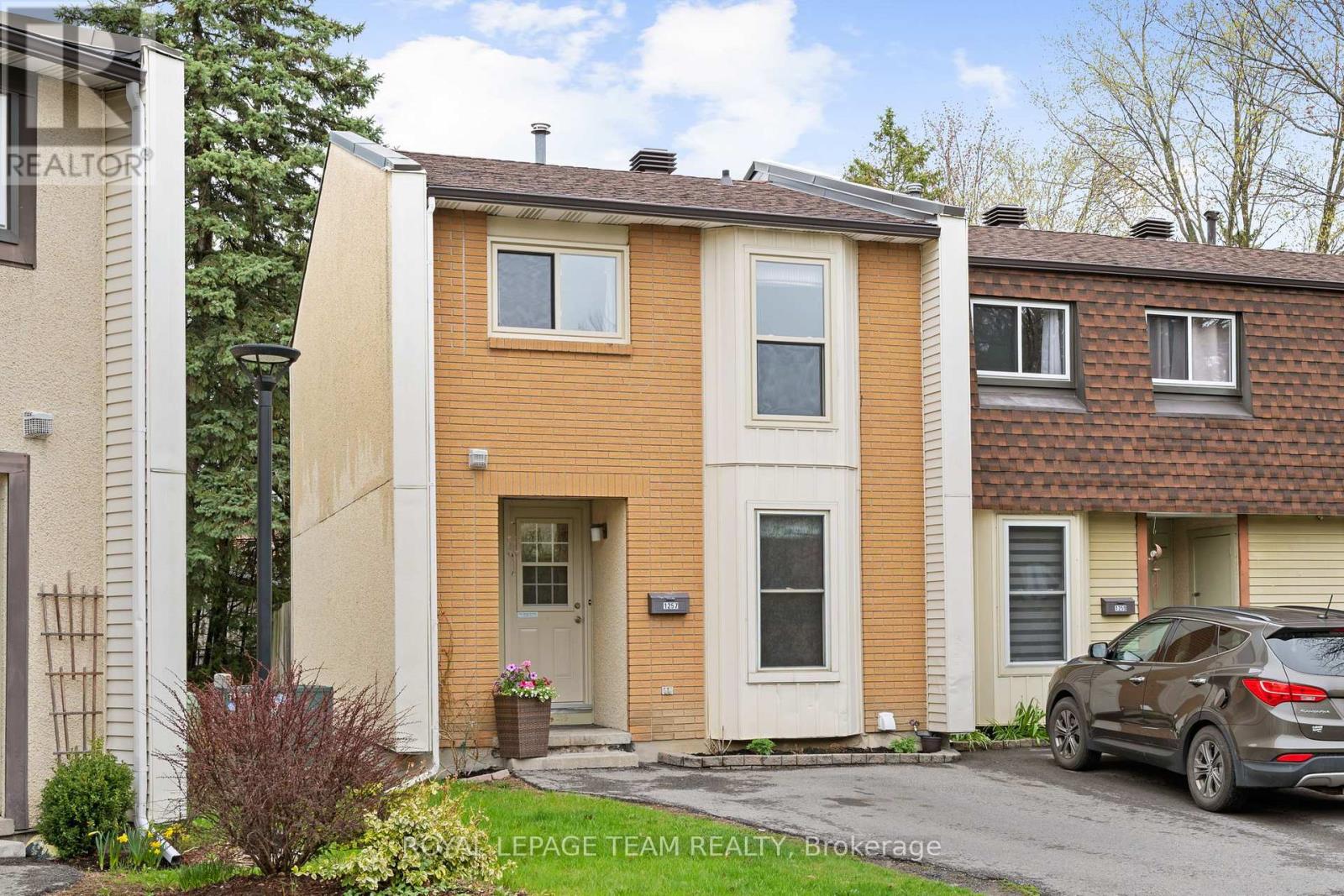 #42 1257 PRIORY LANE - 1
