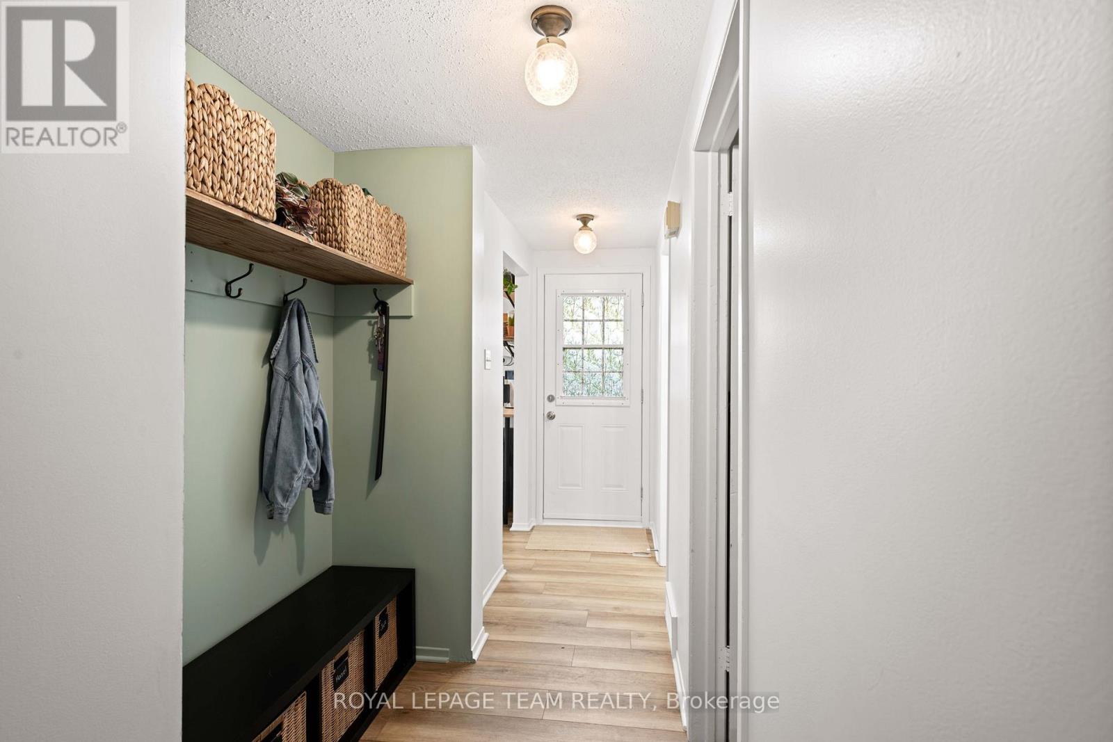 #42 1257 PRIORY LANE - 3