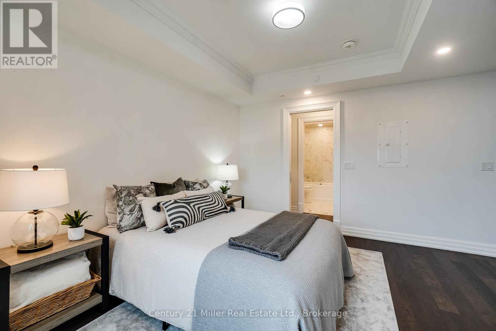 #802 2060 LAKESHORE ROAD - 18