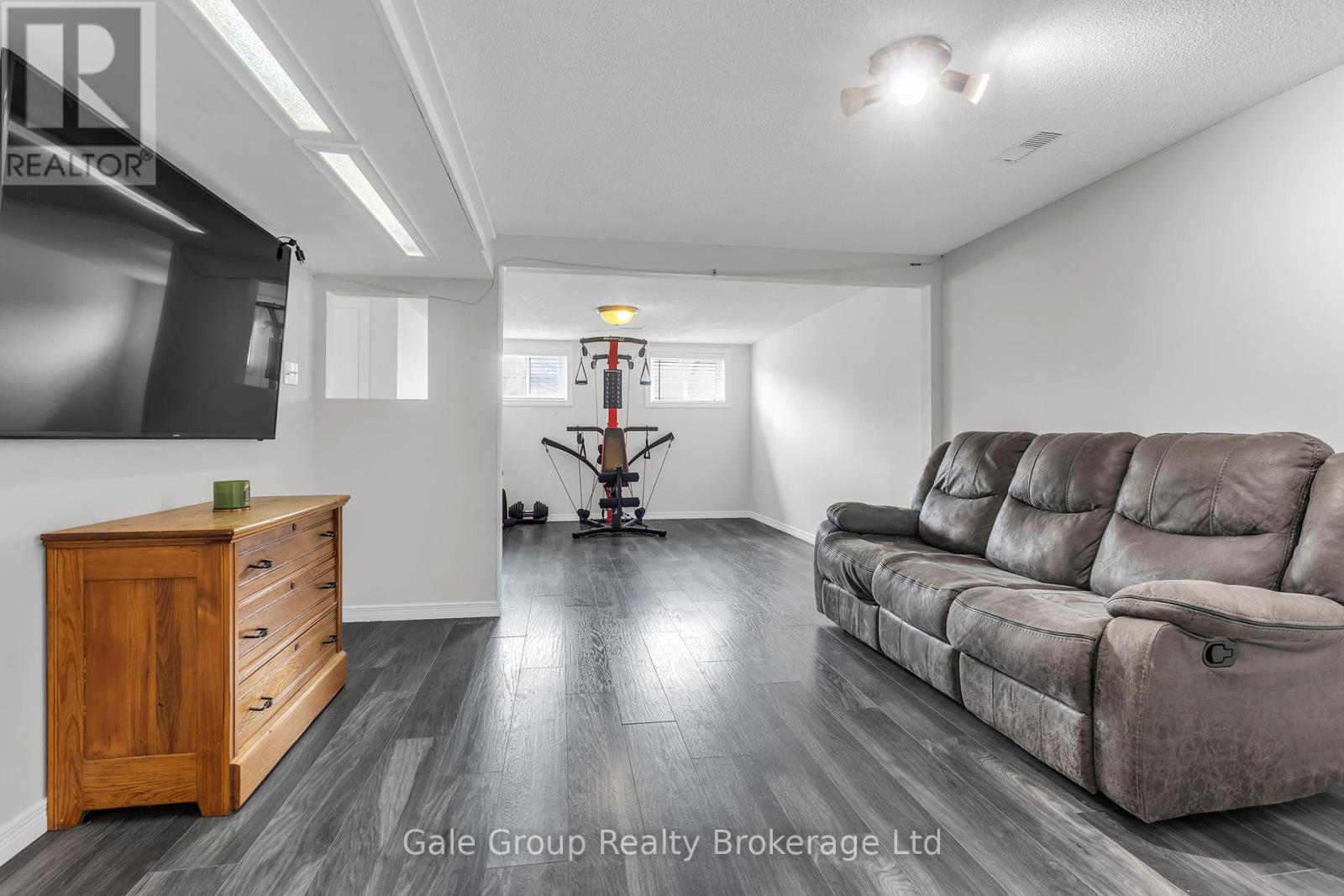 1137 PEARSON DRIVE - 20