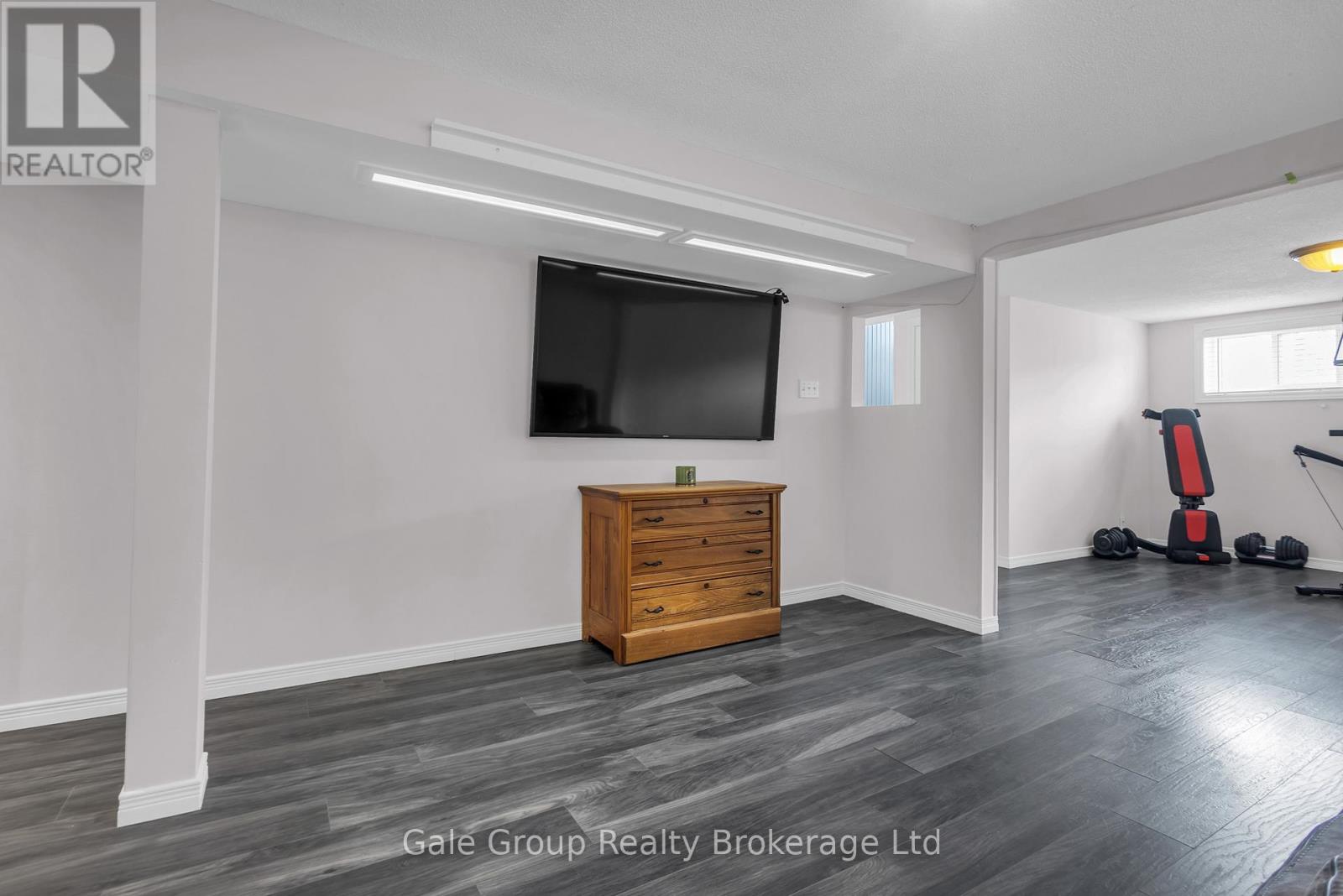 1137 PEARSON DRIVE - 23
